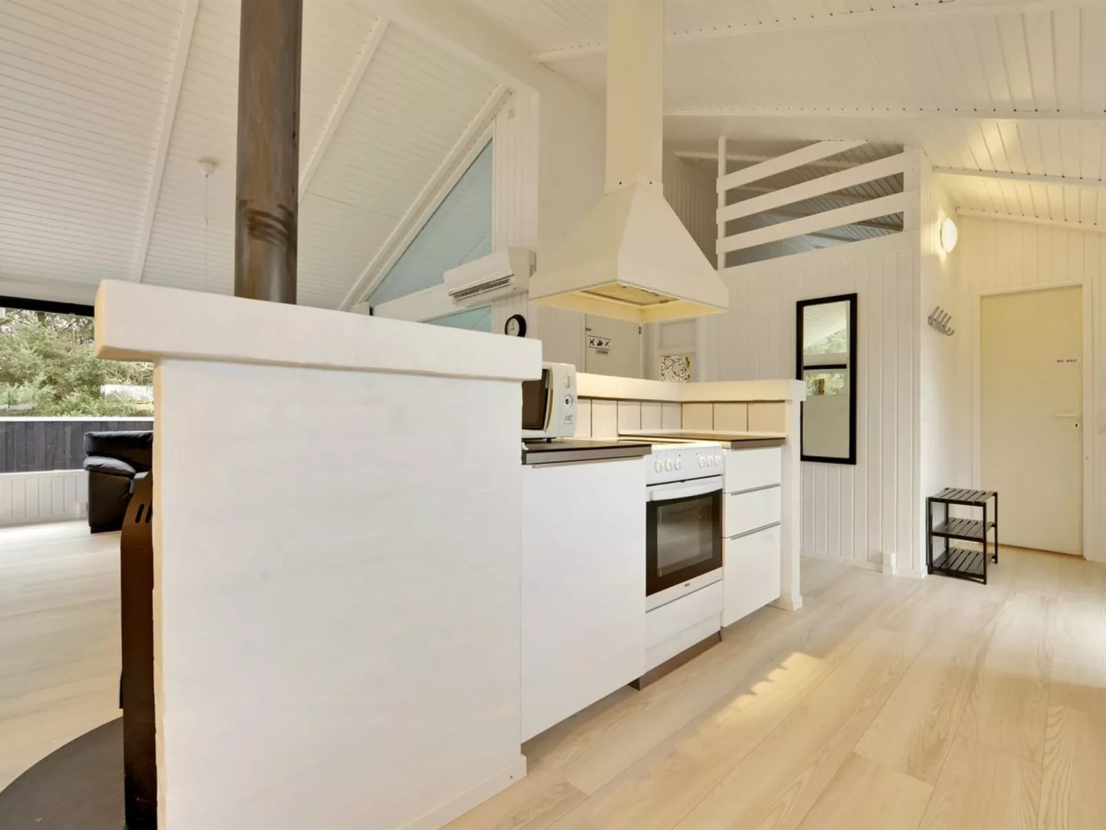 "Blondine" - 940m from the sea-Inside