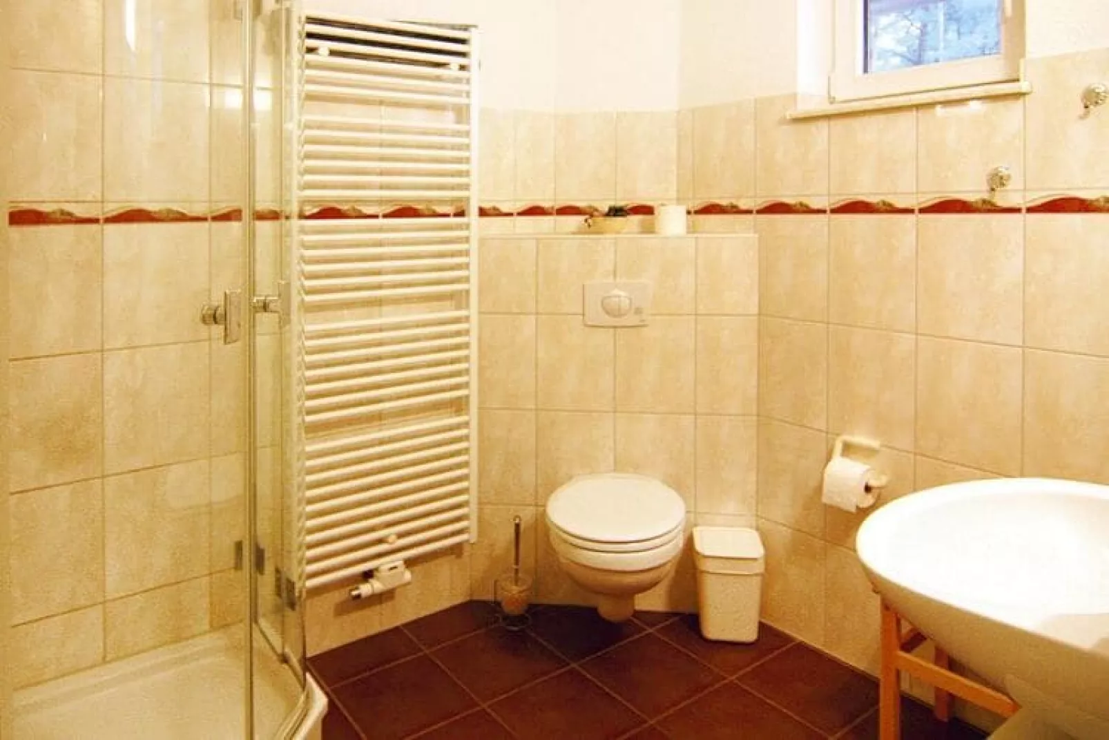 Im OG 50 qm-Bathroom