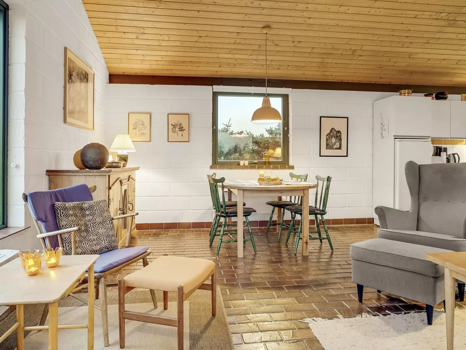 "Ehawee" - 350m from the sea-Inside