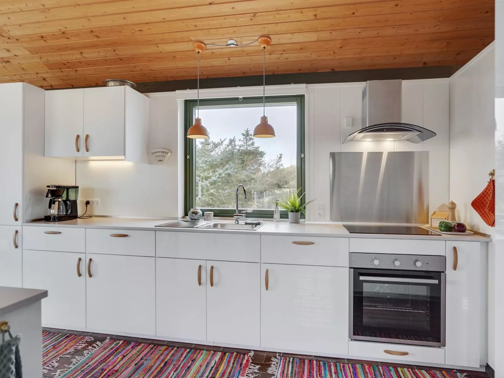 "Ehawee" - 350m from the sea-Inside