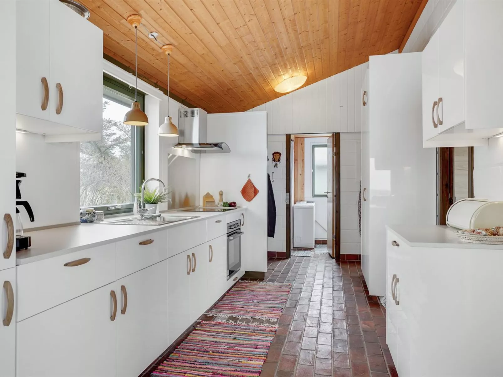"Ehawee" - 350m from the sea-Inside