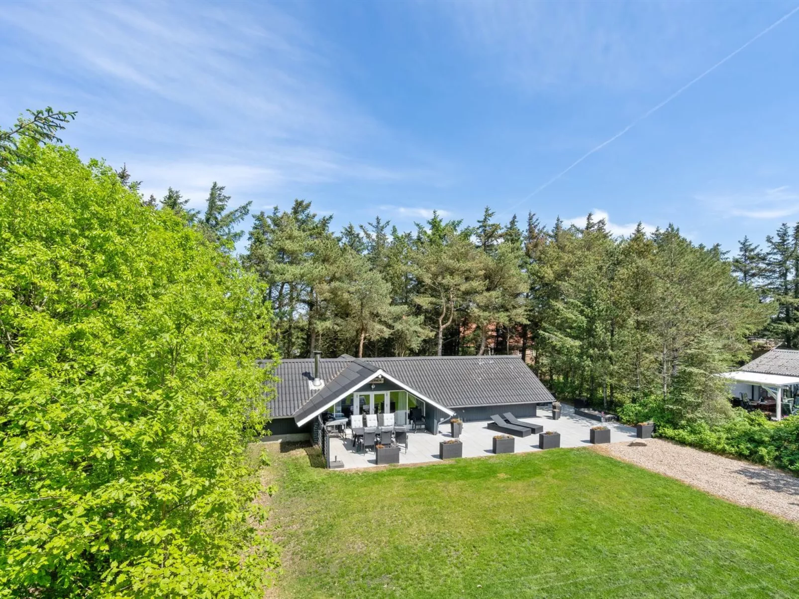 "Hjalmara" - 900m from the sea-Outside