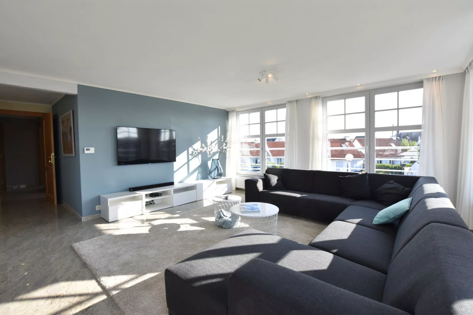 SeaLoft-Living room