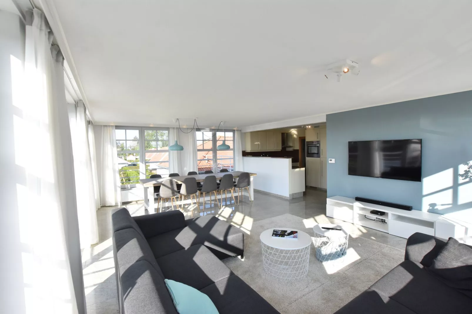 SeaLoft-Living room