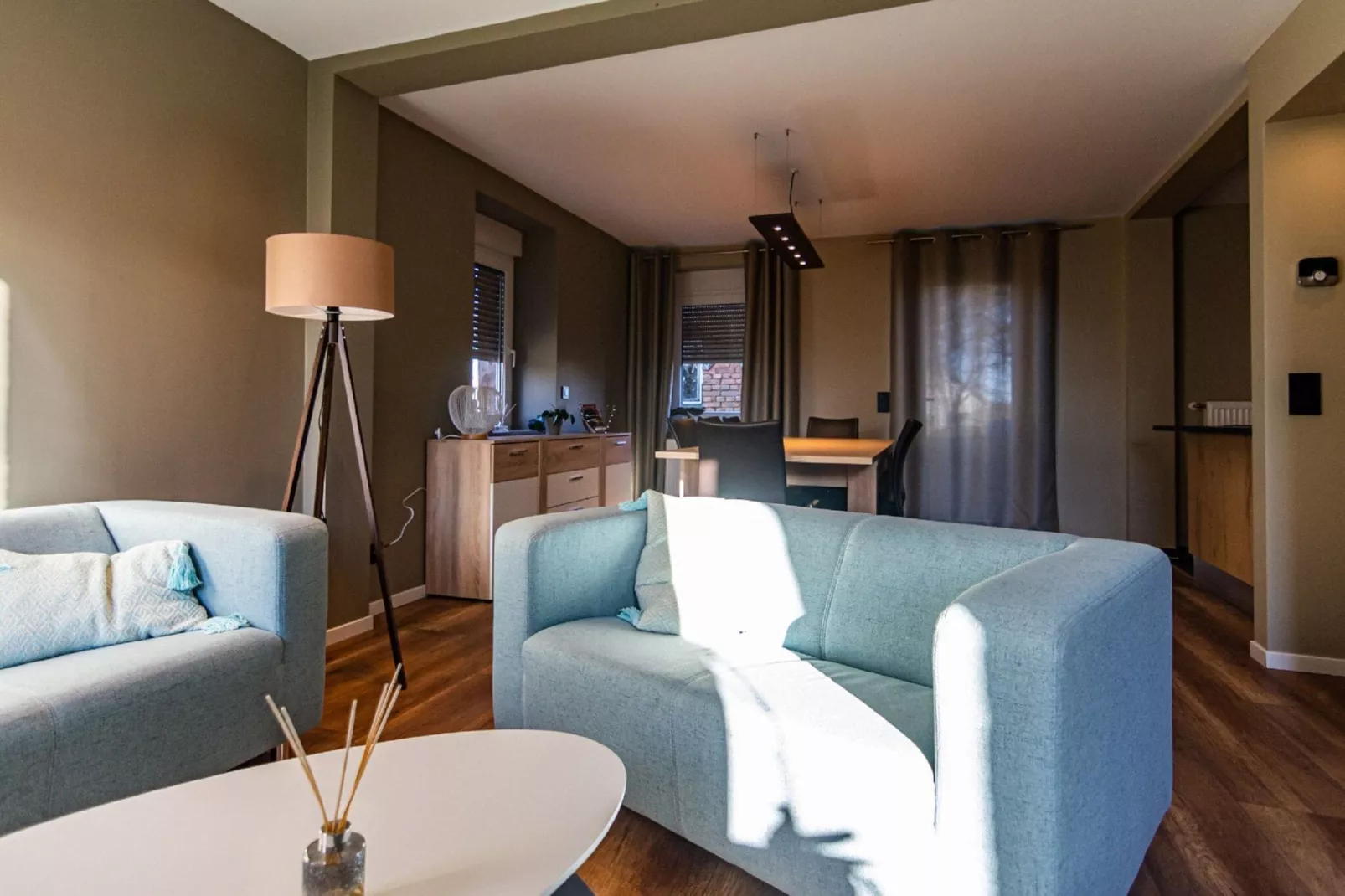 LE MILLE FIORI HOUSE-Living room