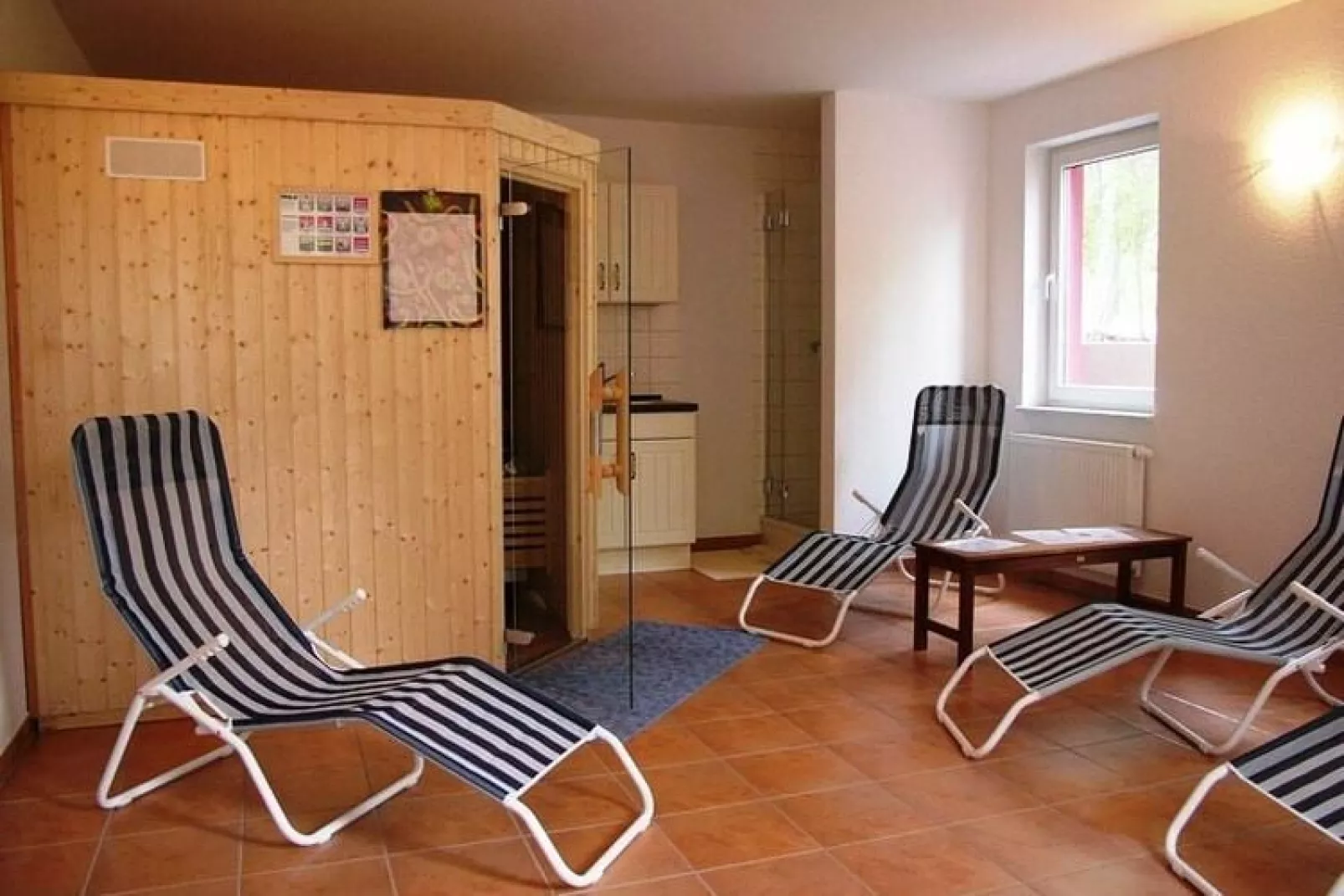 Im EG 50 qm / links-Recreation room