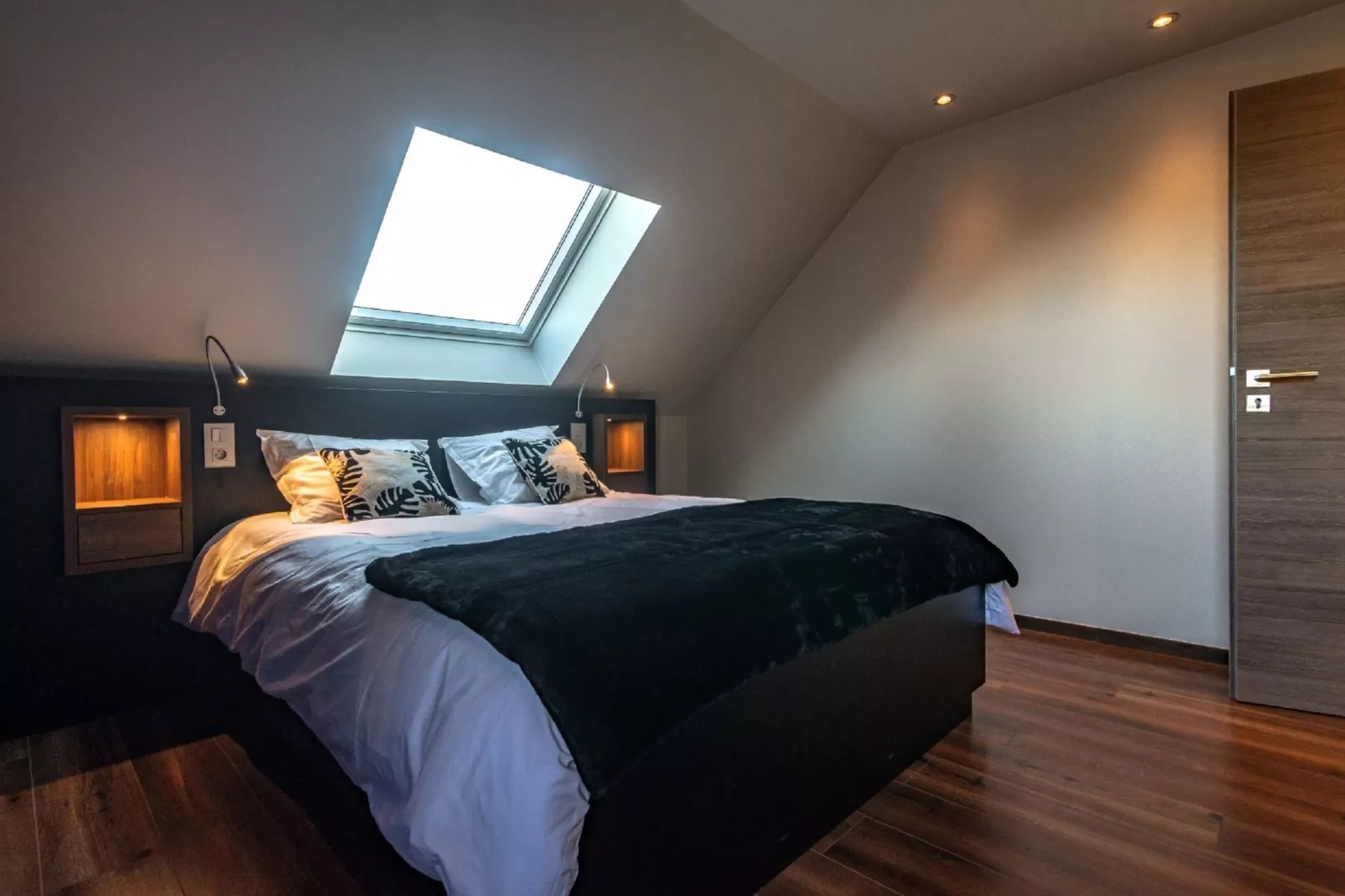 LE MILLE FIORI HOUSE-Bedroom