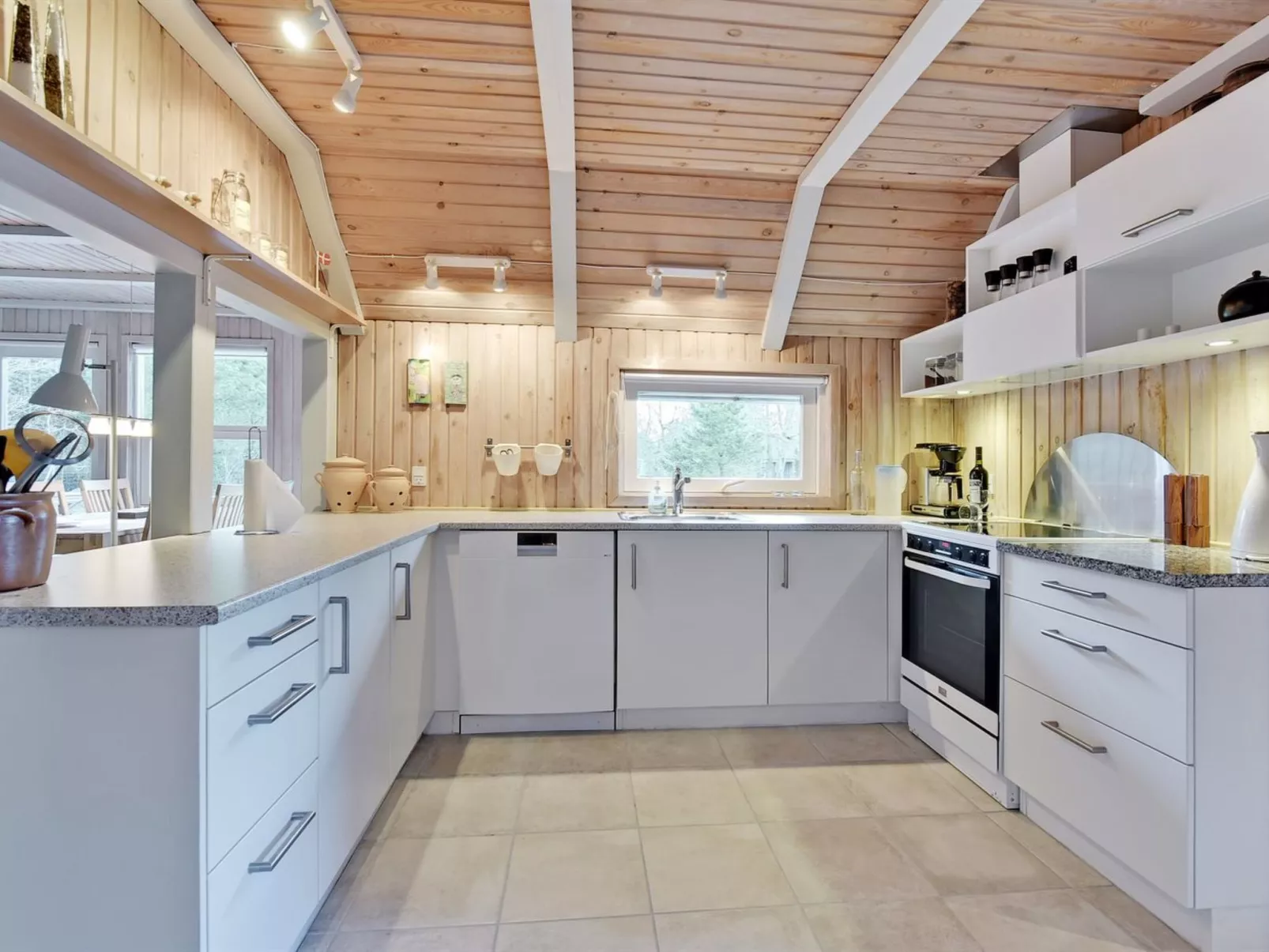 "Arttu" - 2.4km from the sea-Inside