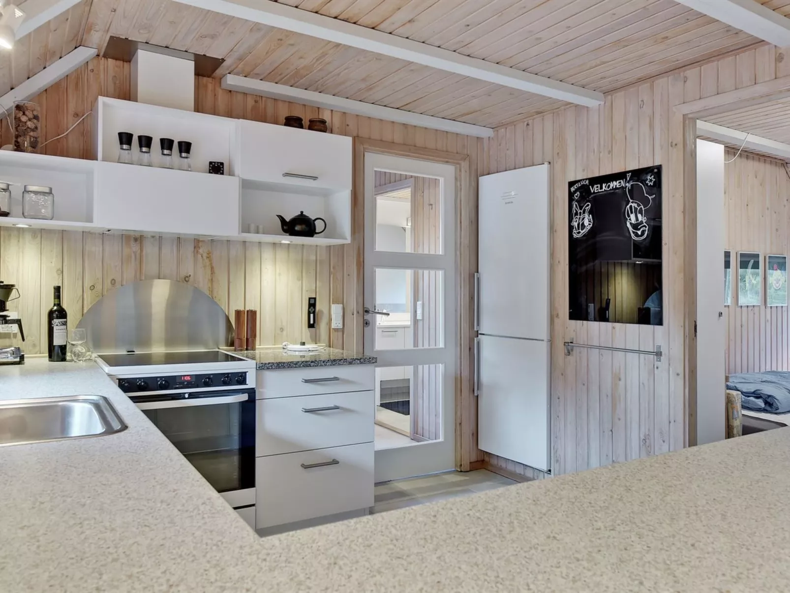 "Arttu" - 2.4km from the sea-Inside