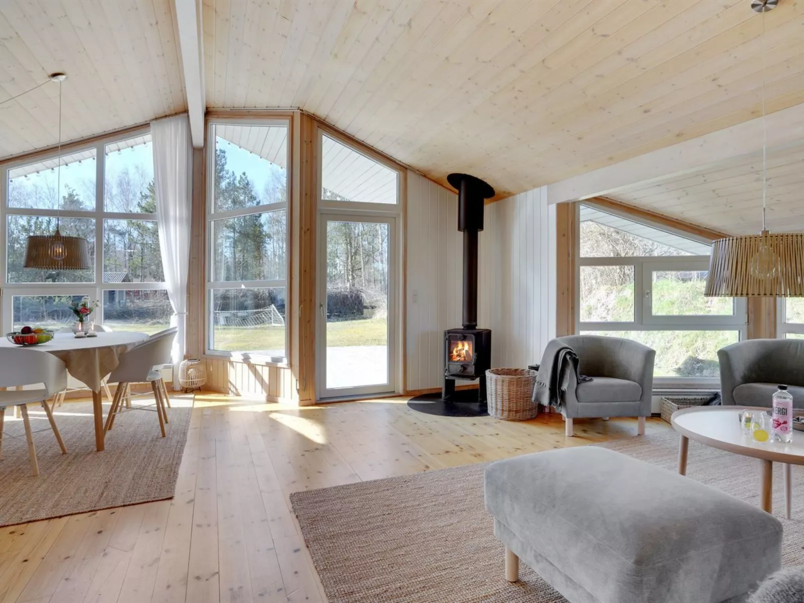 "Mika" - 1km from the sea-Inside