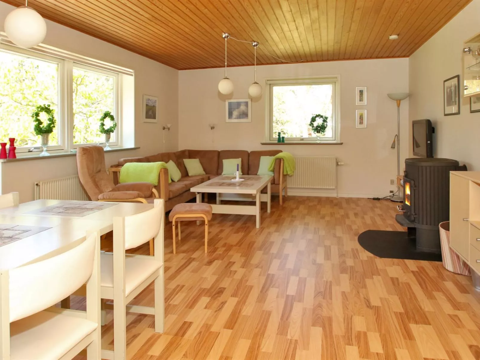 "Ognen" - 1.5km from the sea-Inside