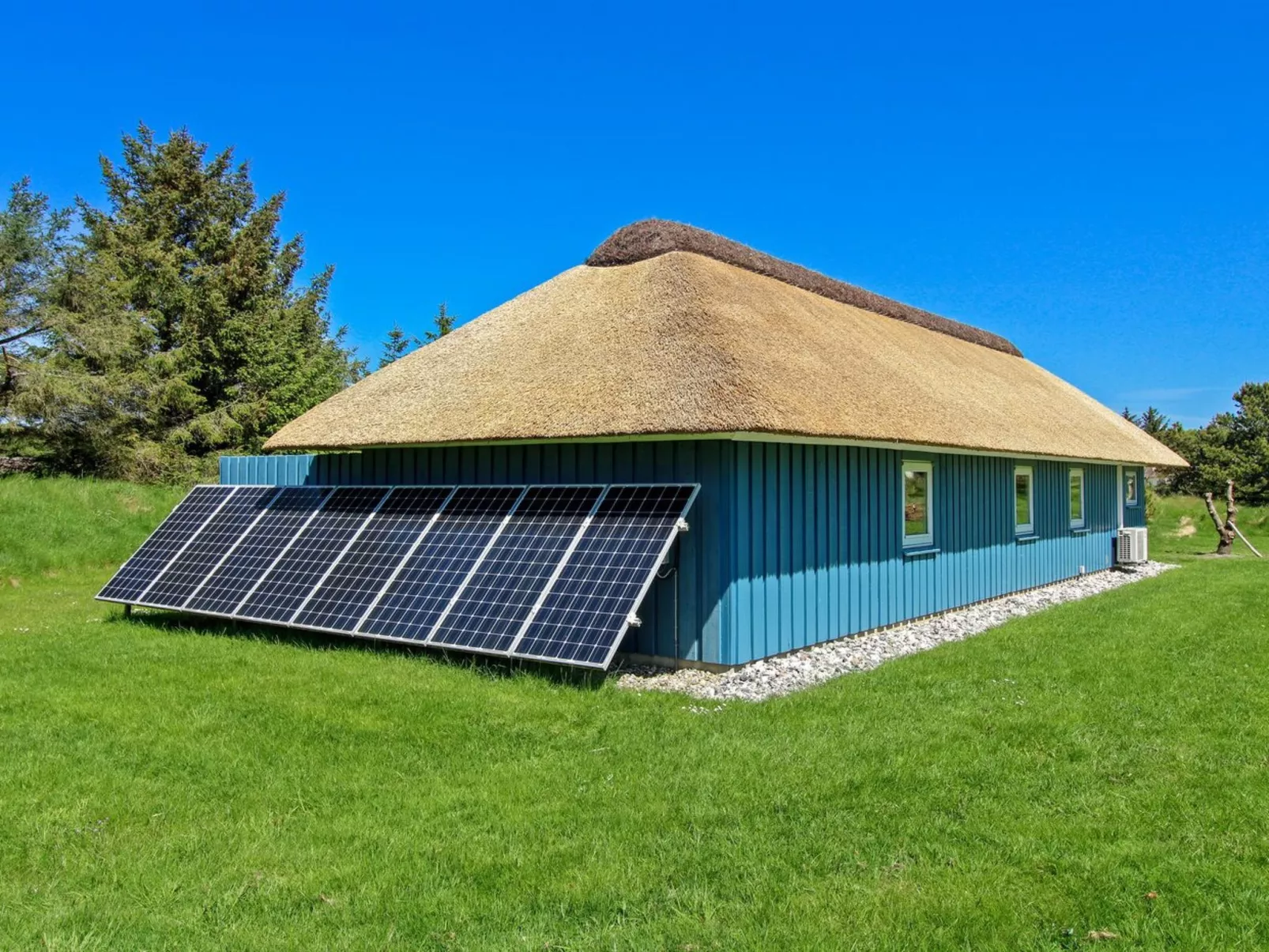 "Kenny" - 1.2km from the sea-Draußen
