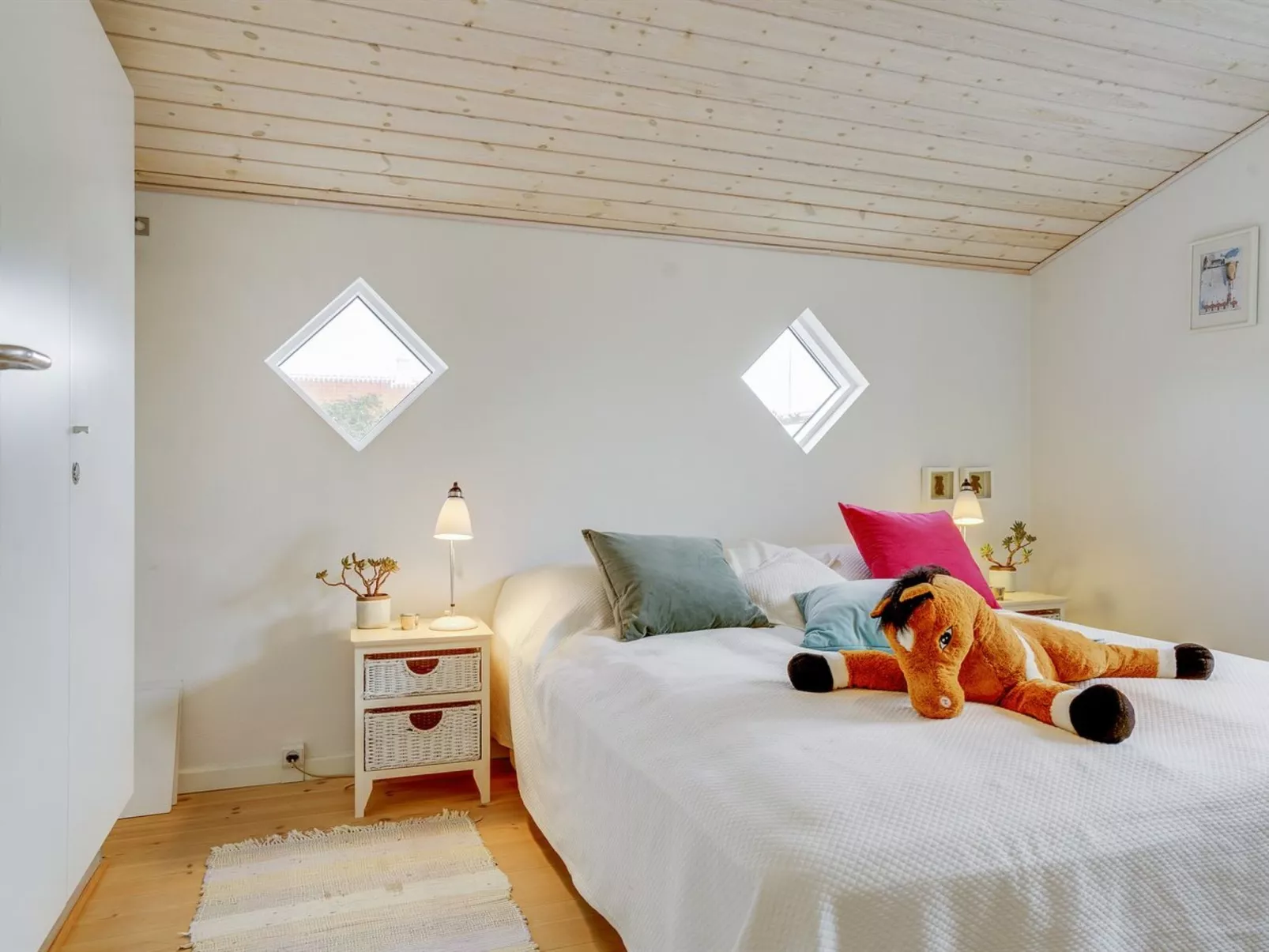 "Hialmar" - 400m from the sea-Inside