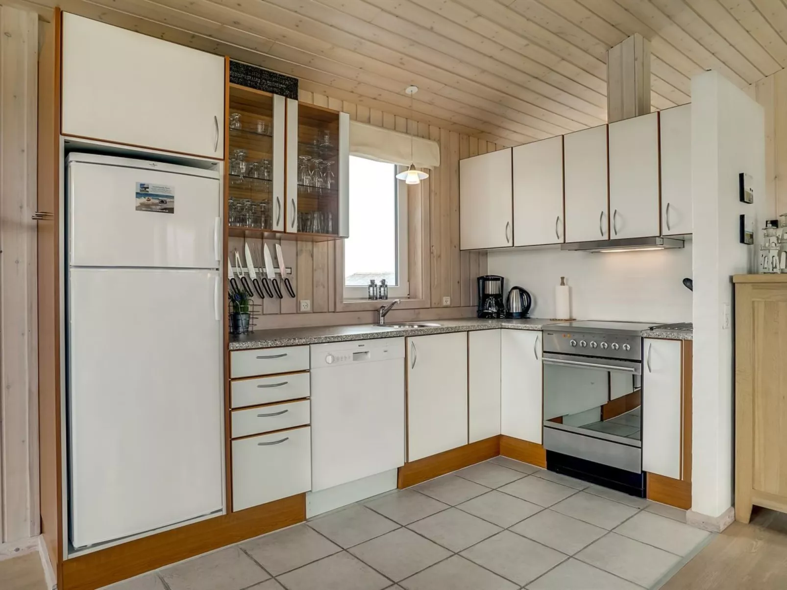 "Eyvin" - 100m from the sea-Inside