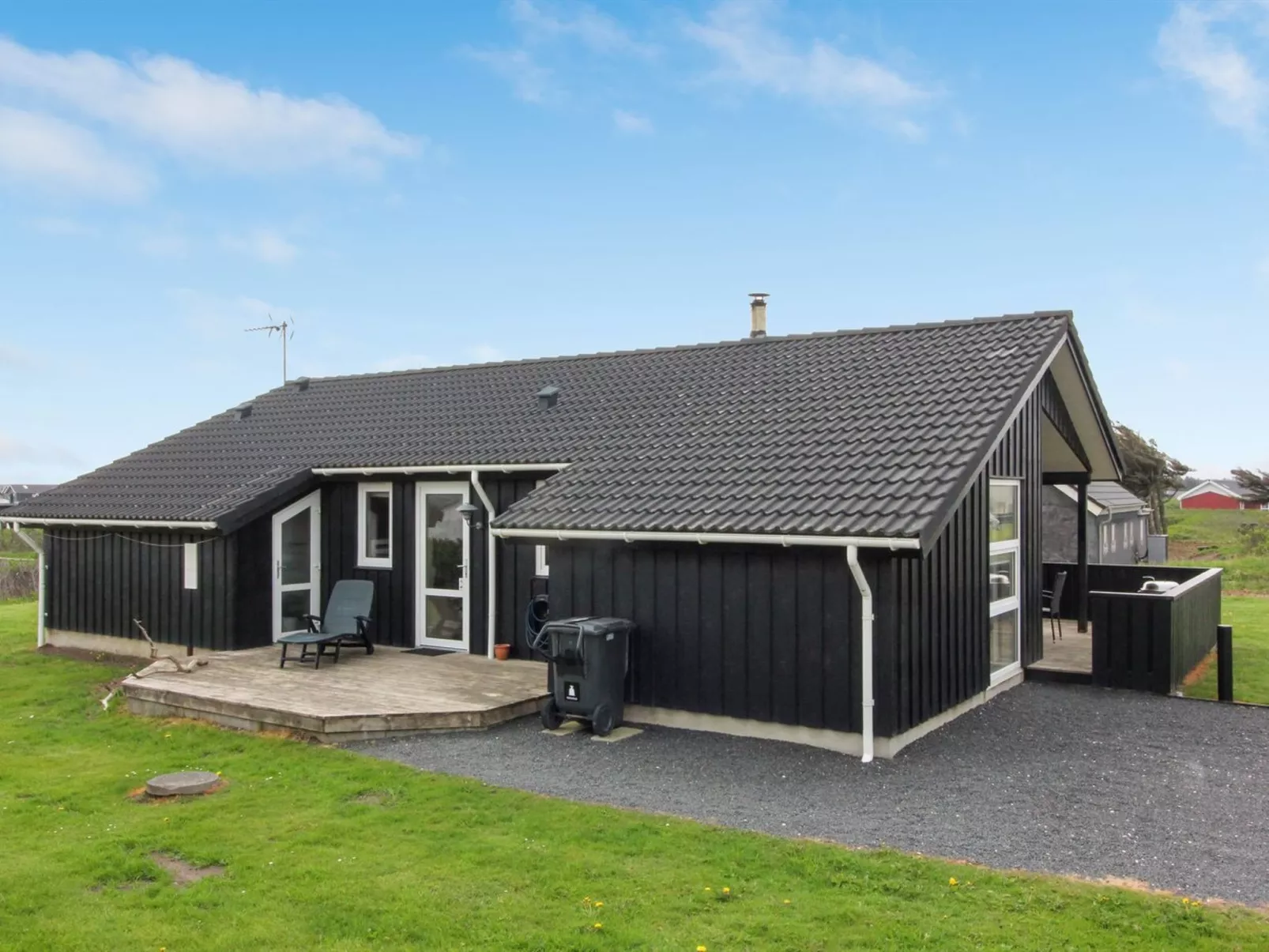 "Eyvin" - 100m from the sea-Outside