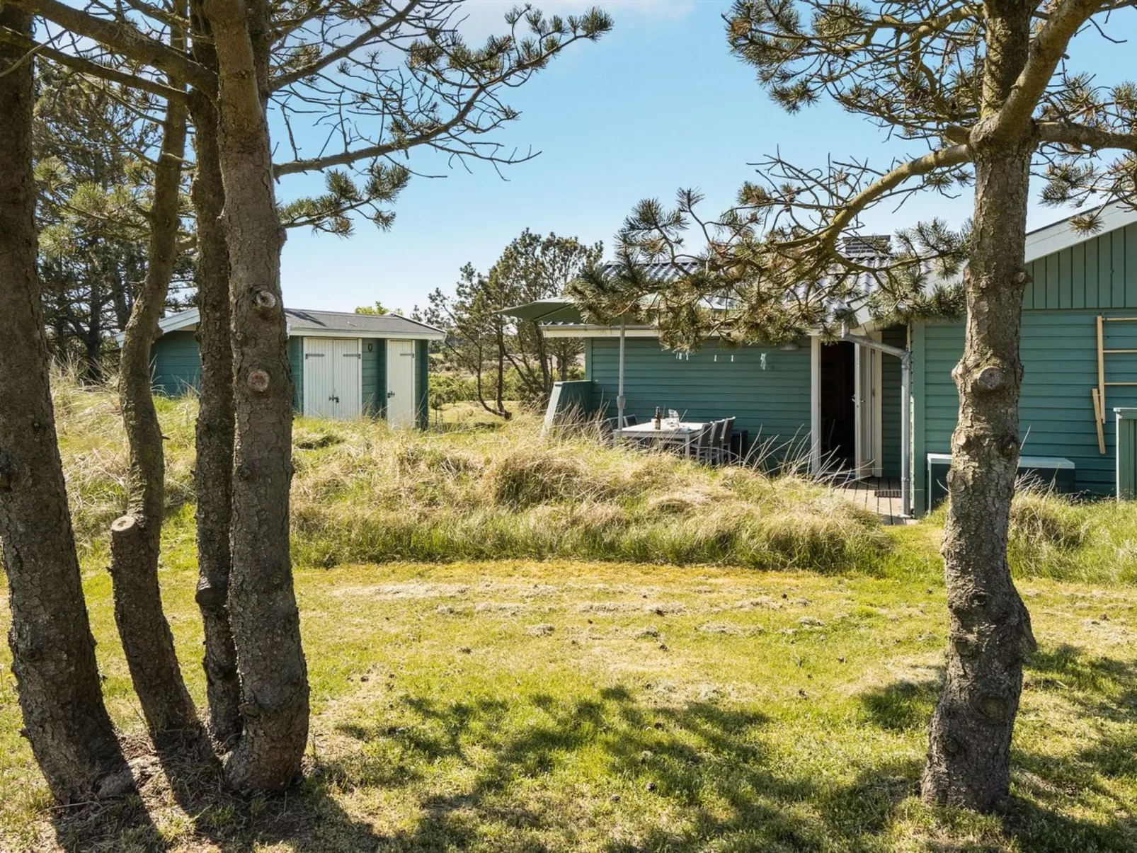 "Edna" - 800m from the sea-Outside