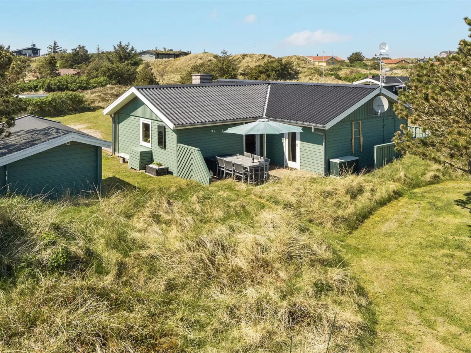 "Edna" - 800m from the sea-Outside