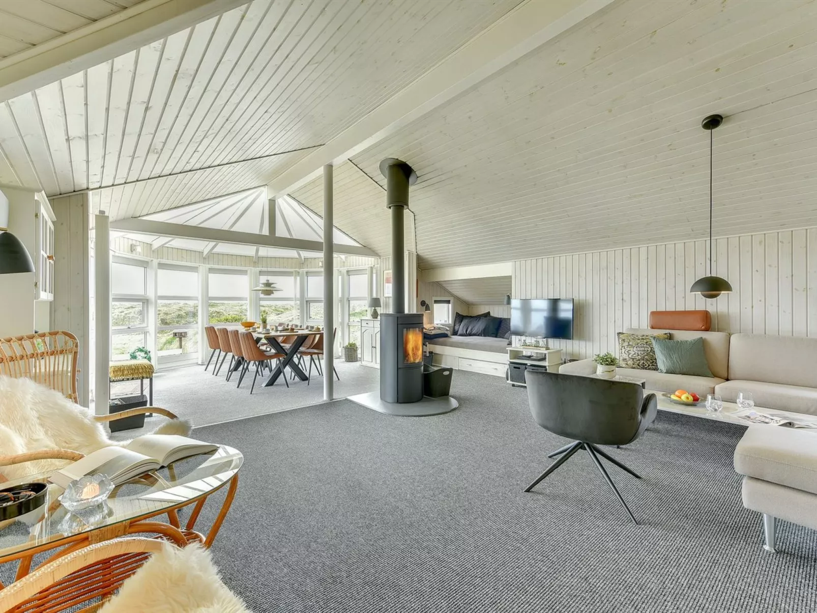 "Thrond" - 200m from the sea-Inside