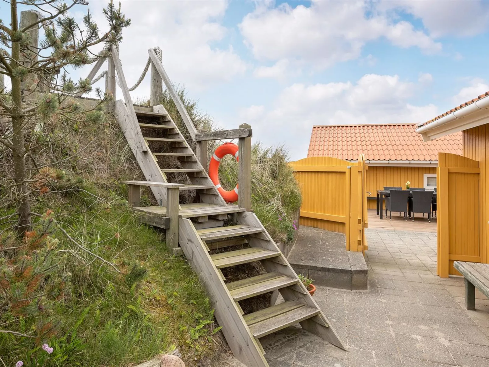 "Thrond" - 200m from the sea-Outside