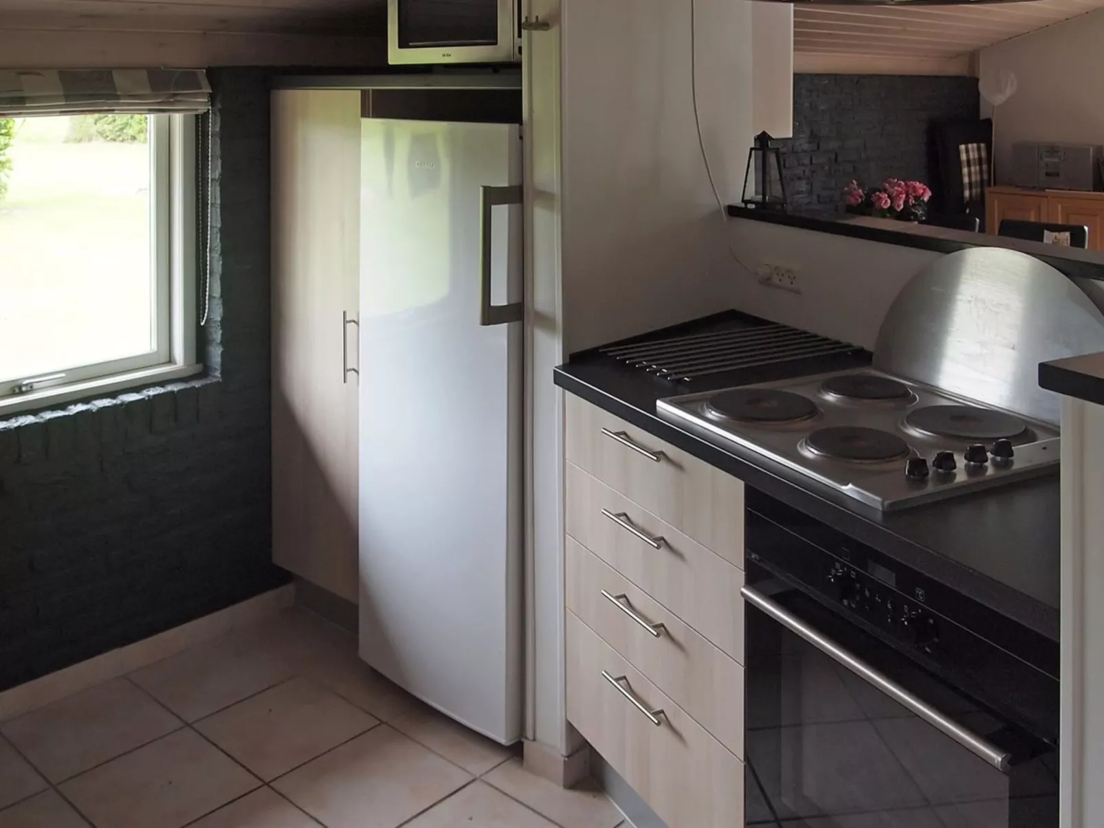 "Inola" - 500m from the sea