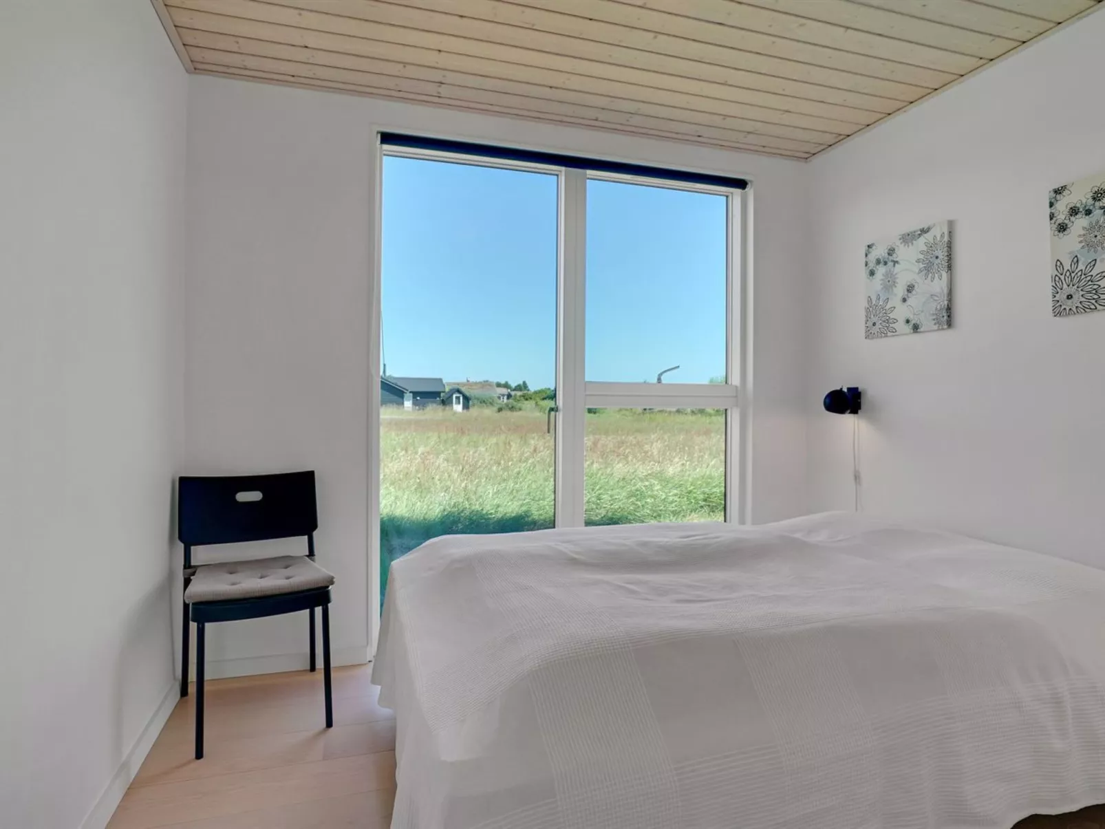 "Yaim" - 800m from the sea-Inside