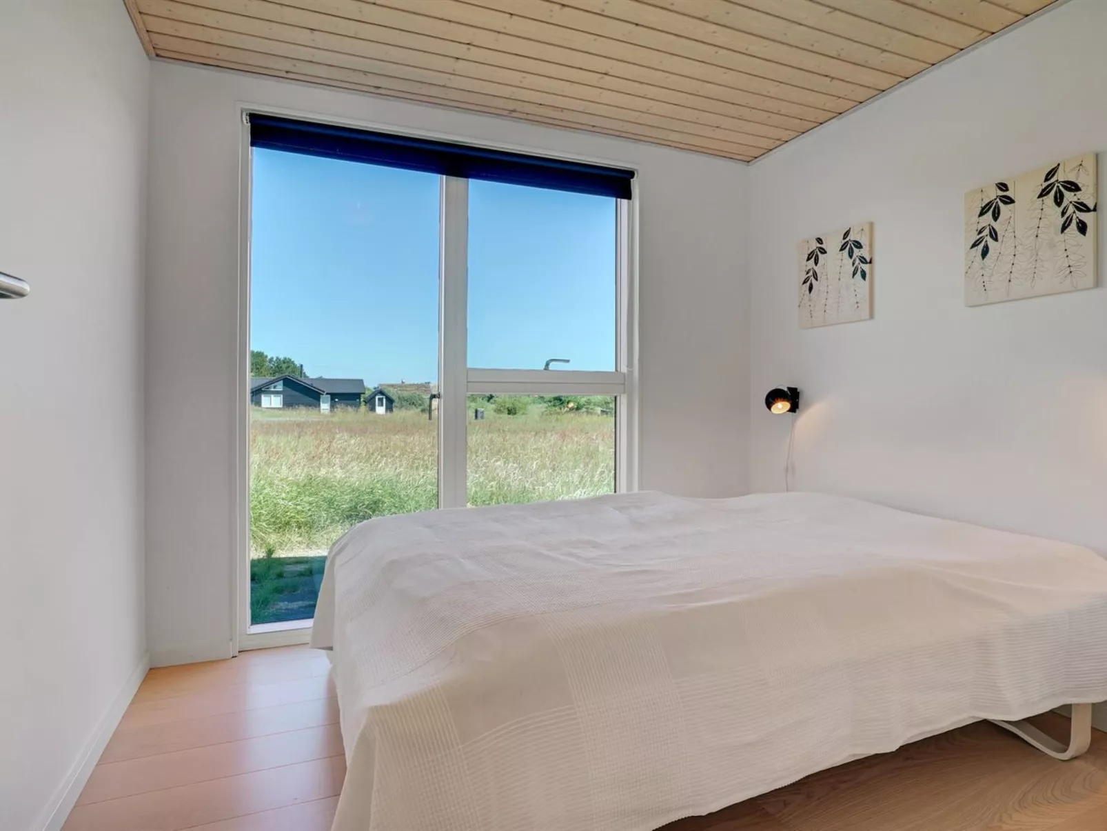 "Yaim" - 800m from the sea-Inside