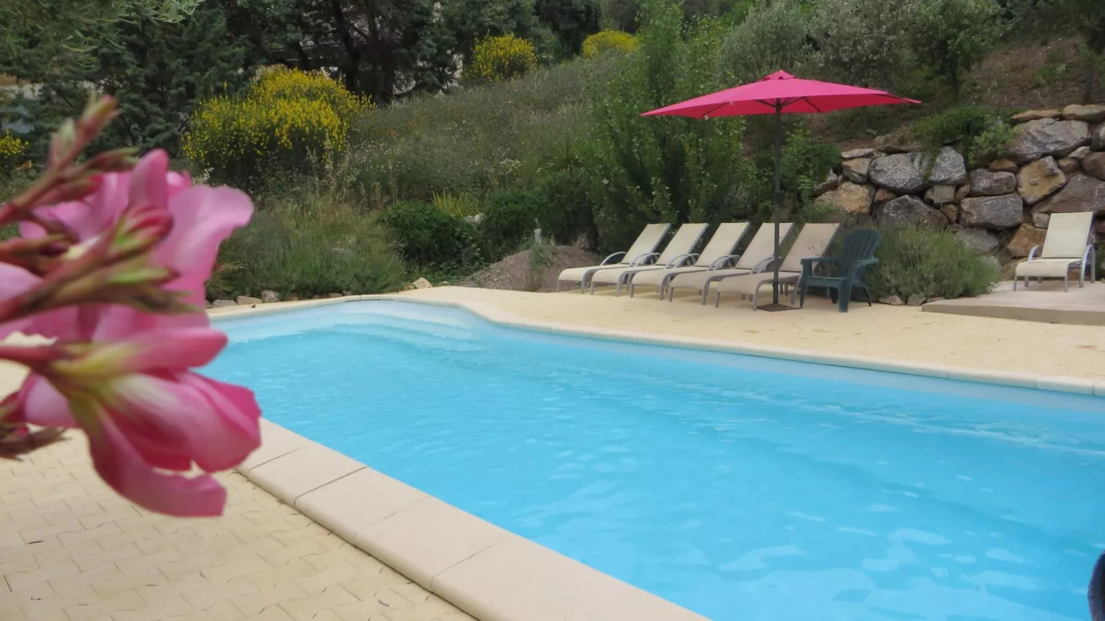 Le Jardin des Olives-Schwimmbad