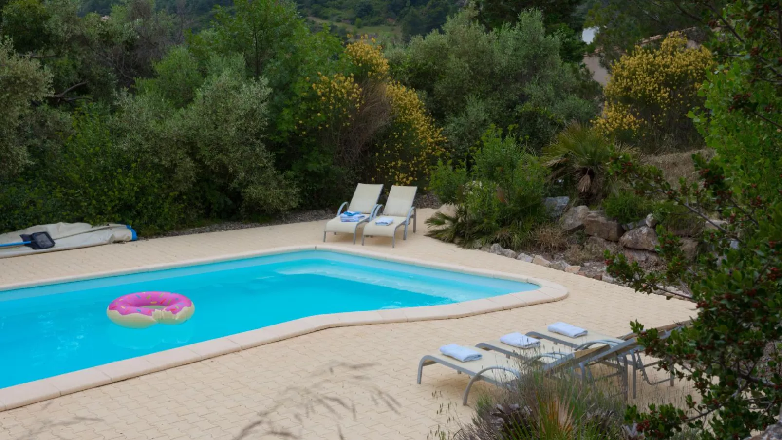 Le Jardin des Olives-Schwimmbad