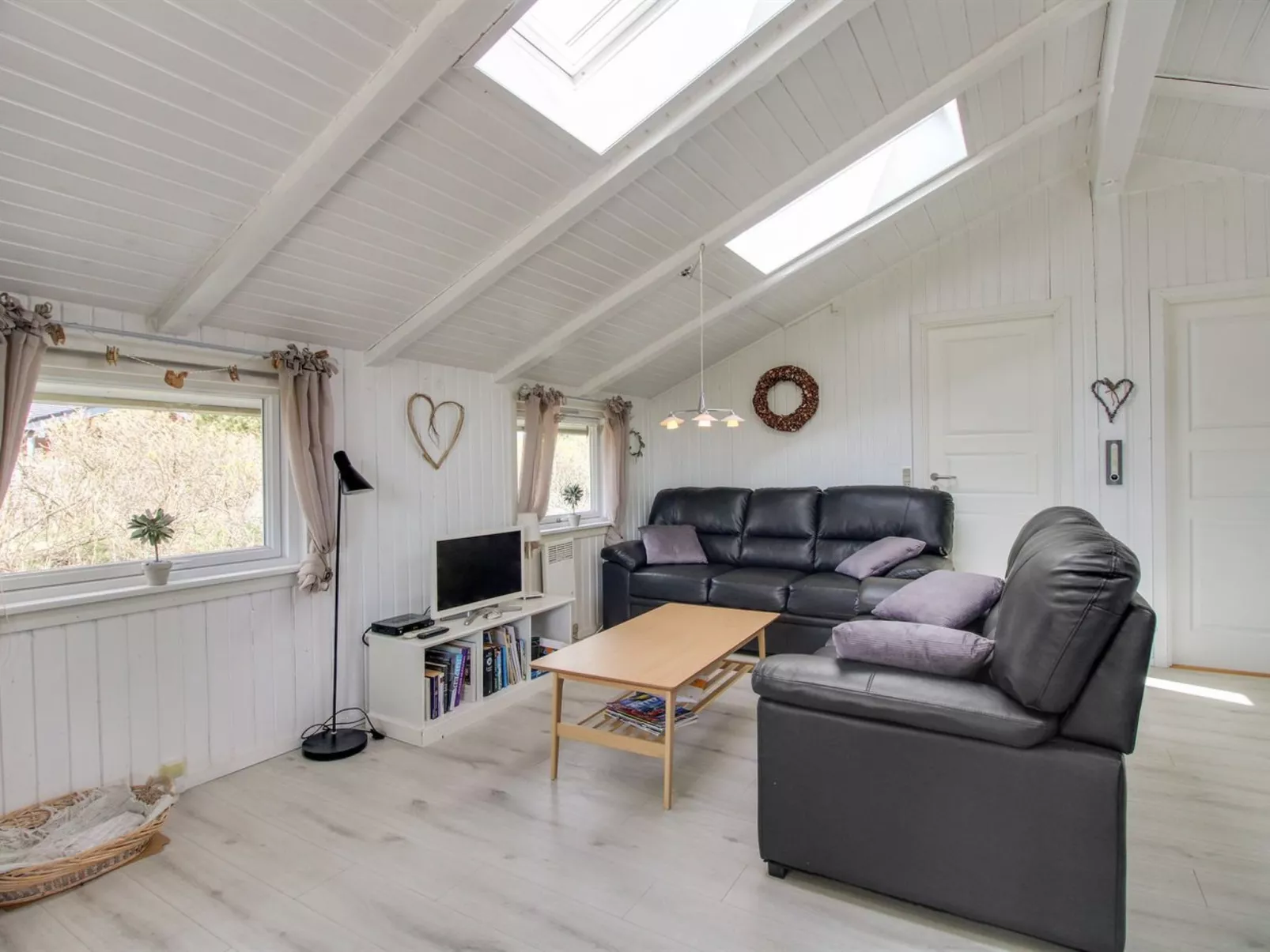 "Kari" - 900m from the sea-Inside