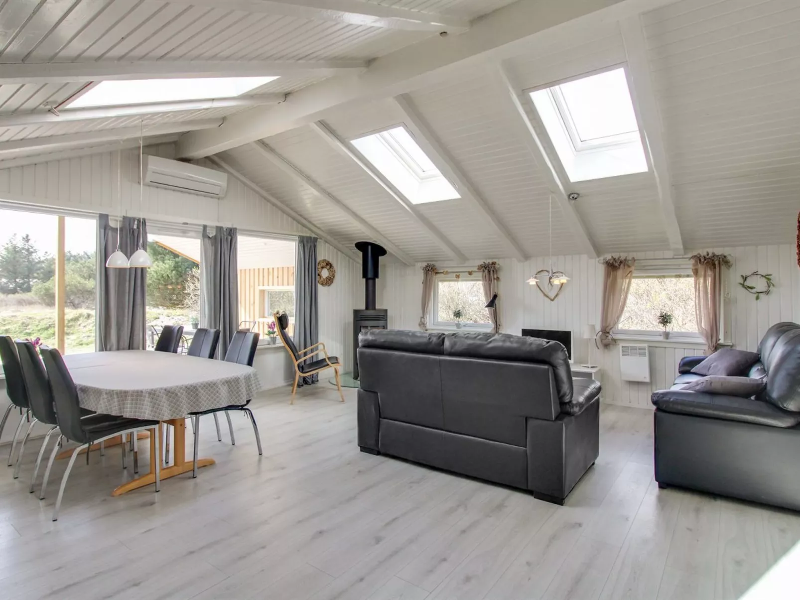 "Kari" - 900m from the sea-Inside