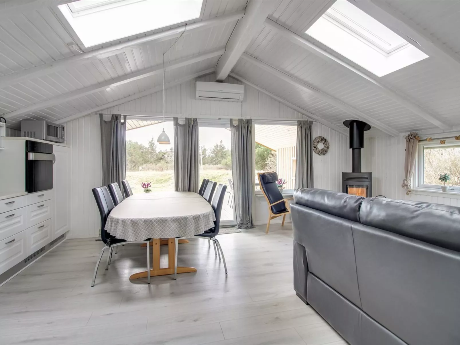 "Kari" - 900m from the sea-Inside
