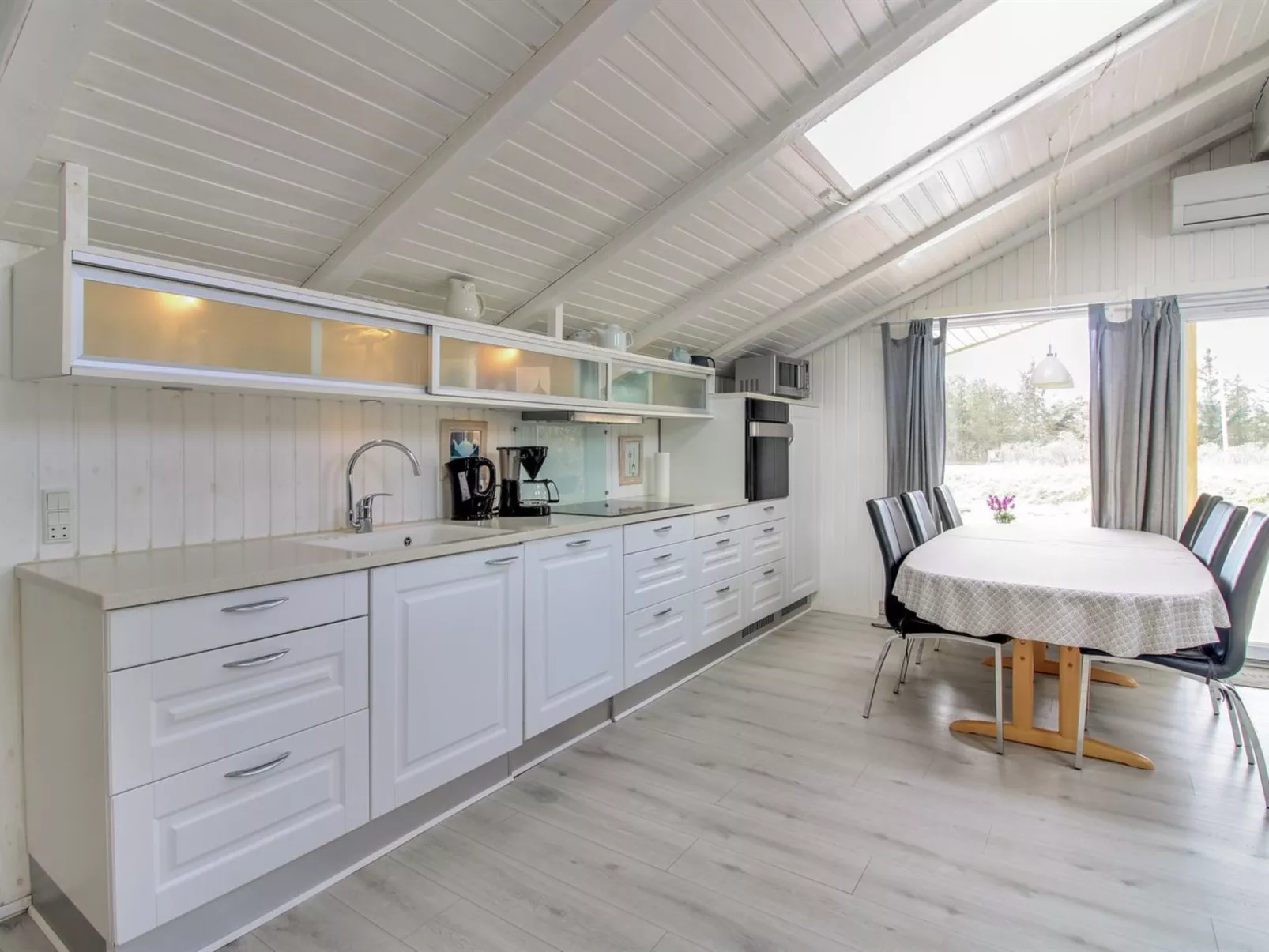"Kari" - 900m from the sea-Inside