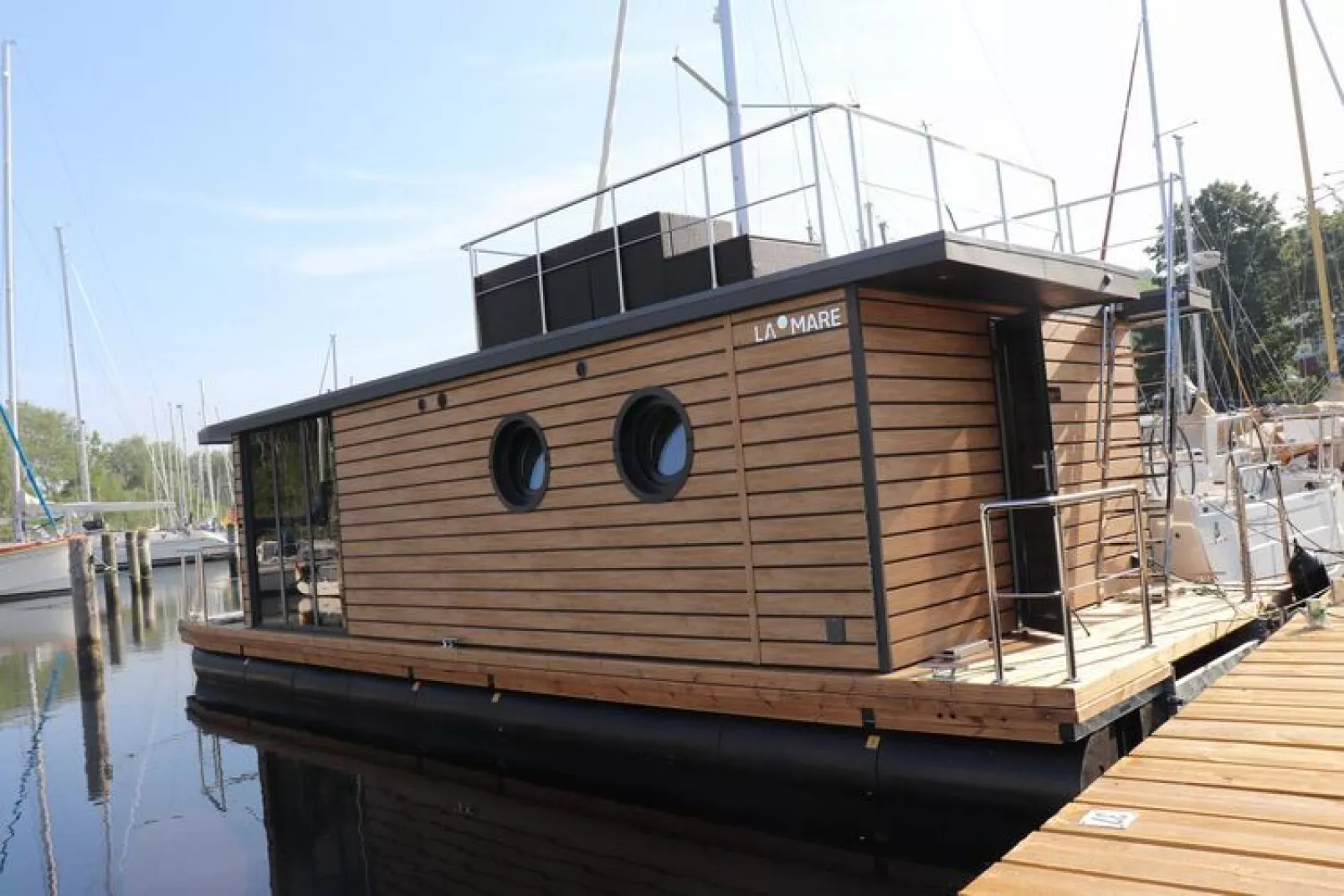 Hausboot Leni-Exterior summer