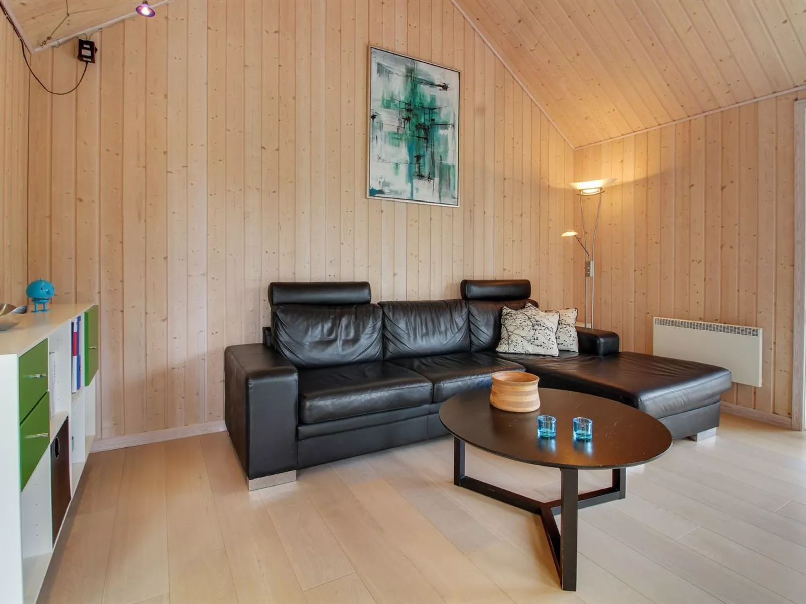 "Erich" - 1.8km from the sea-Inside