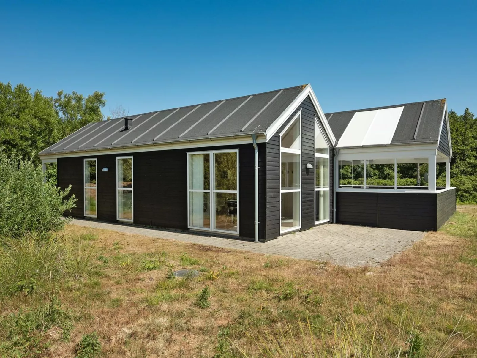 "Erich" - 1.8km from the sea-Outside