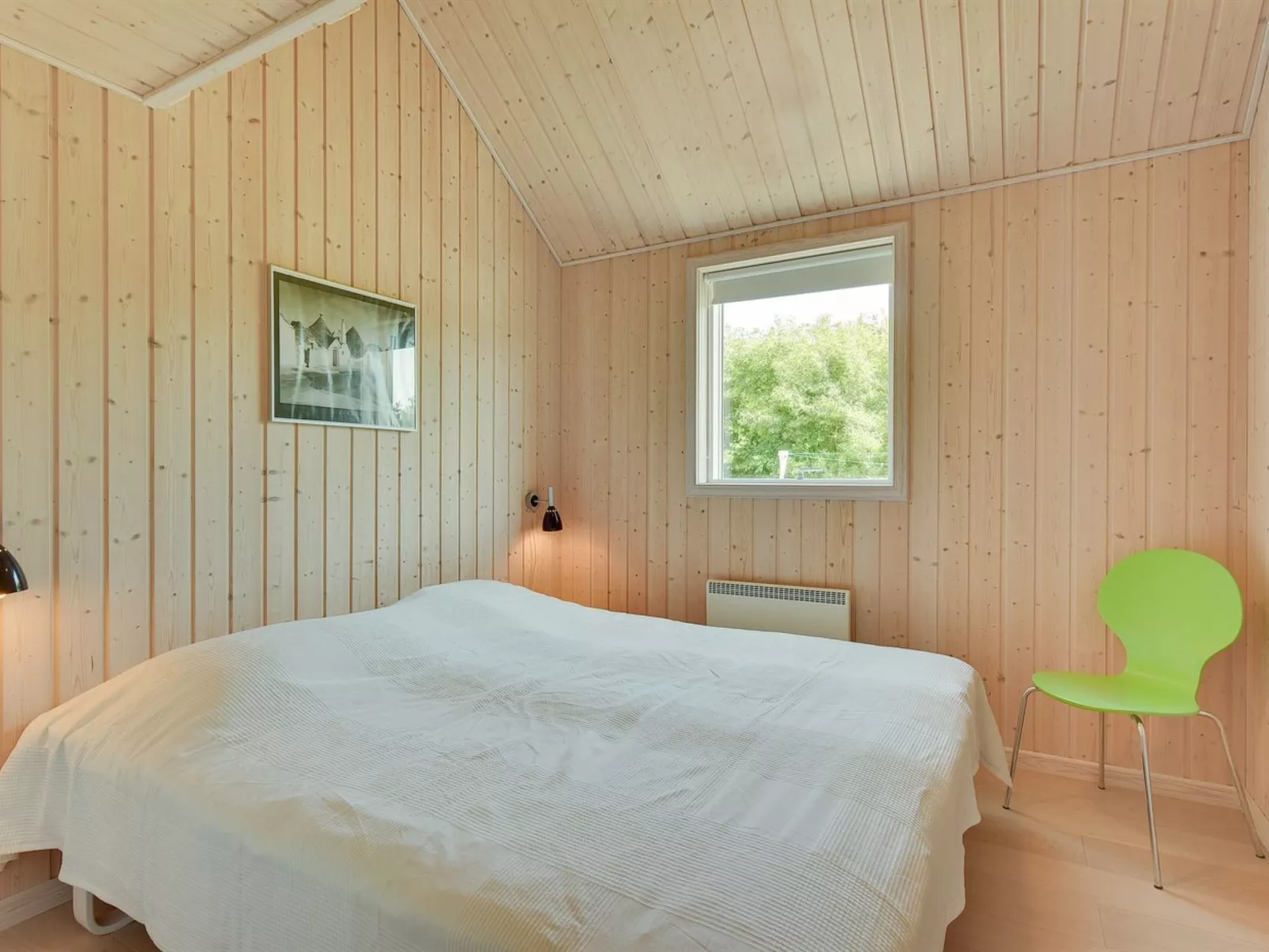 "Erich" - 1.8km from the sea-Inside