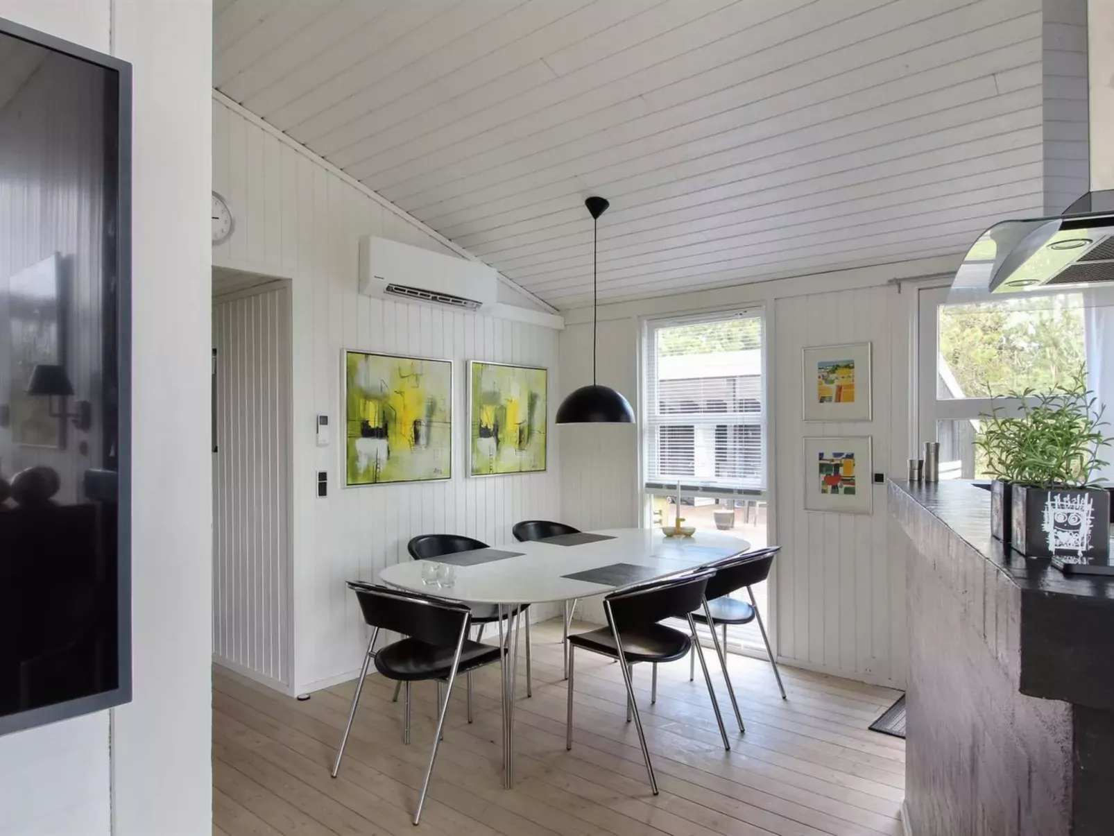 "Halwarth" - 250m from the sea-Inside