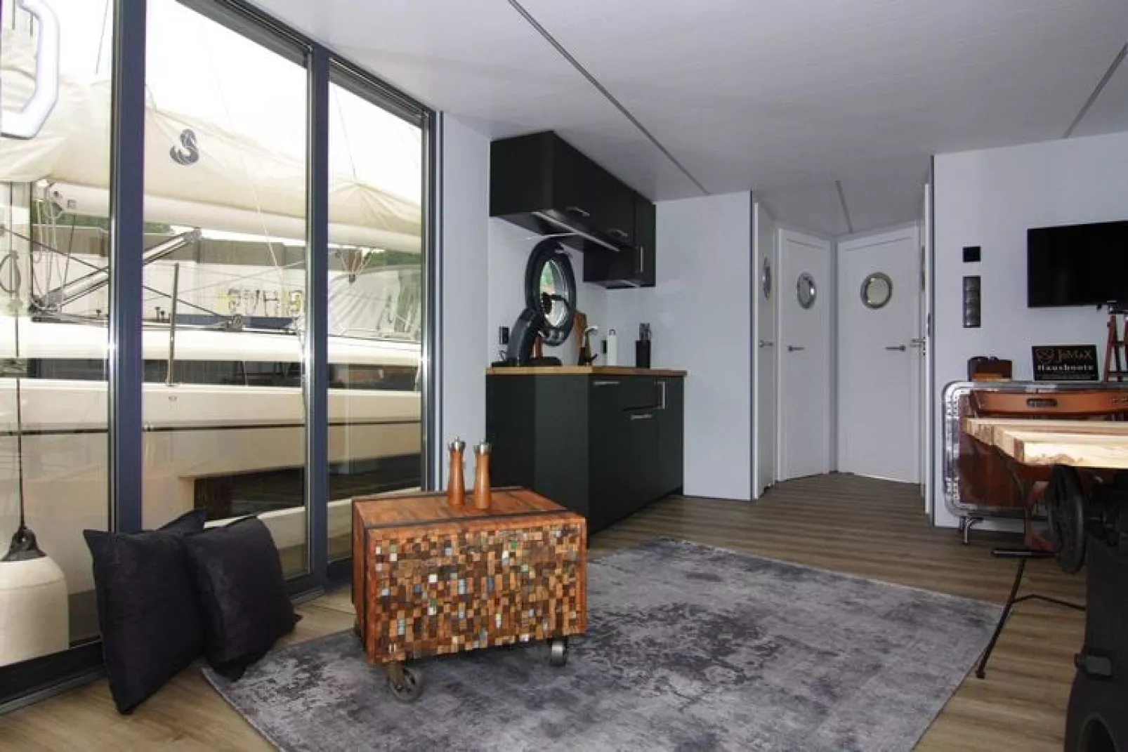 Hausboot Leni-Living room