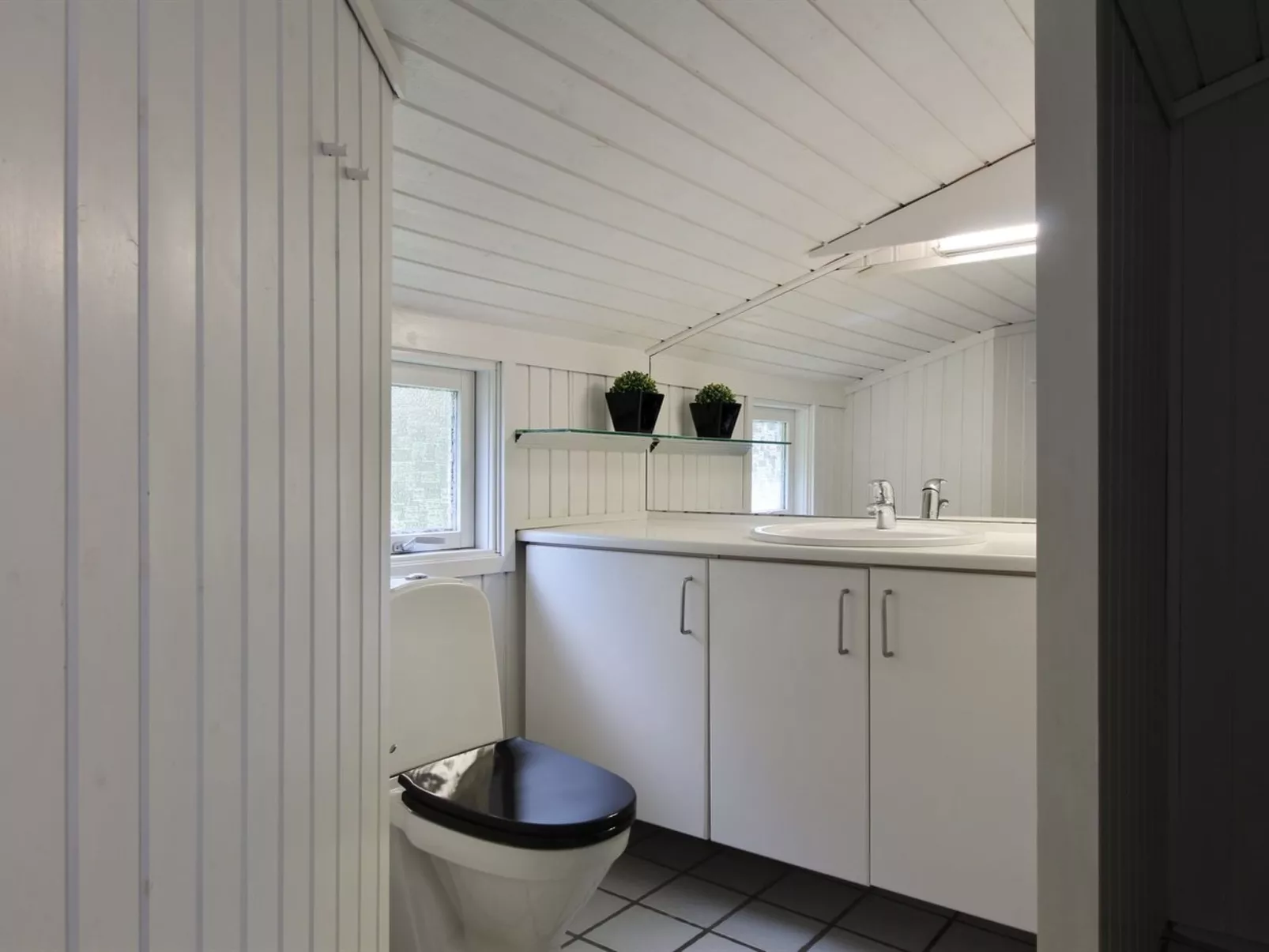 "Halwarth" - 250m from the sea-Inside