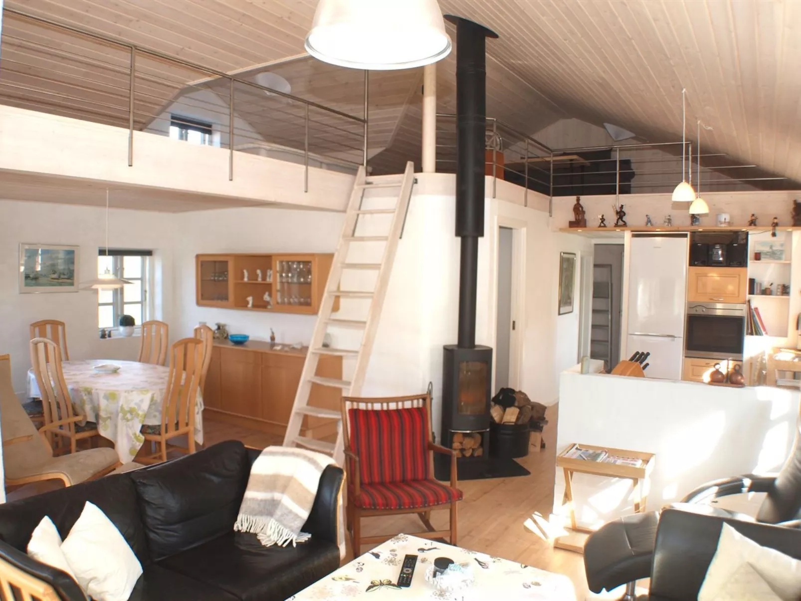 "Norman" - 150m from the sea-Inside