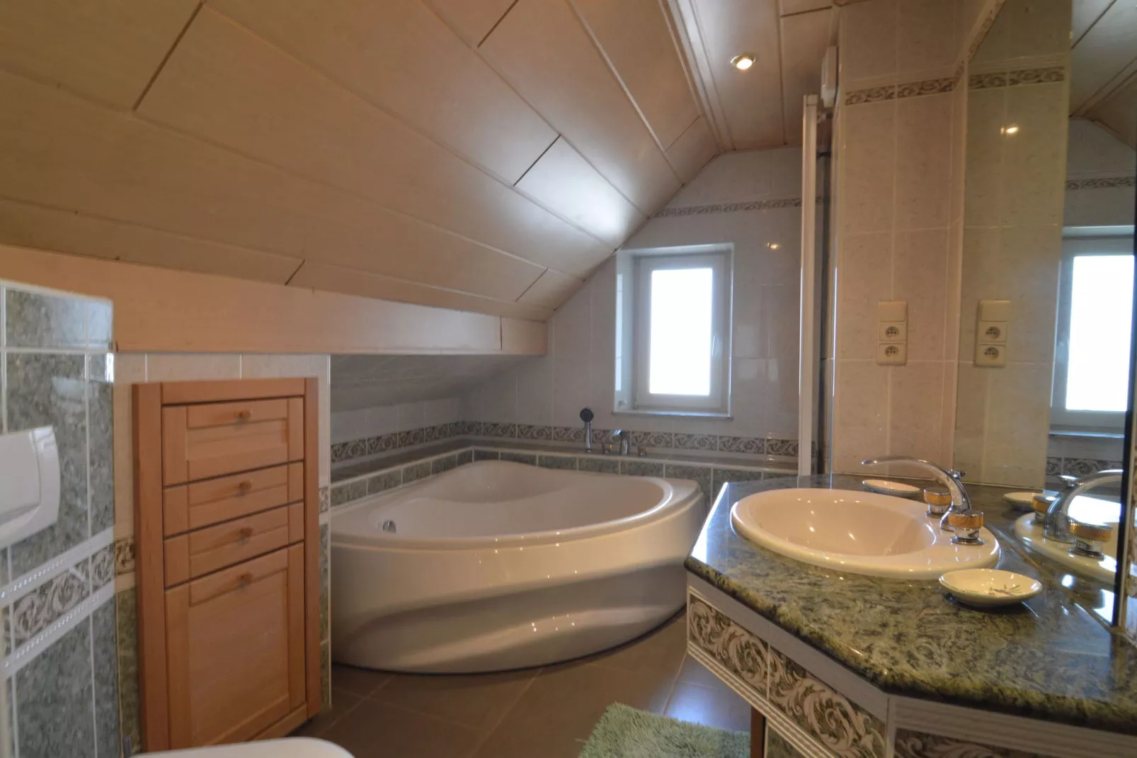 Normandie-Bathroom