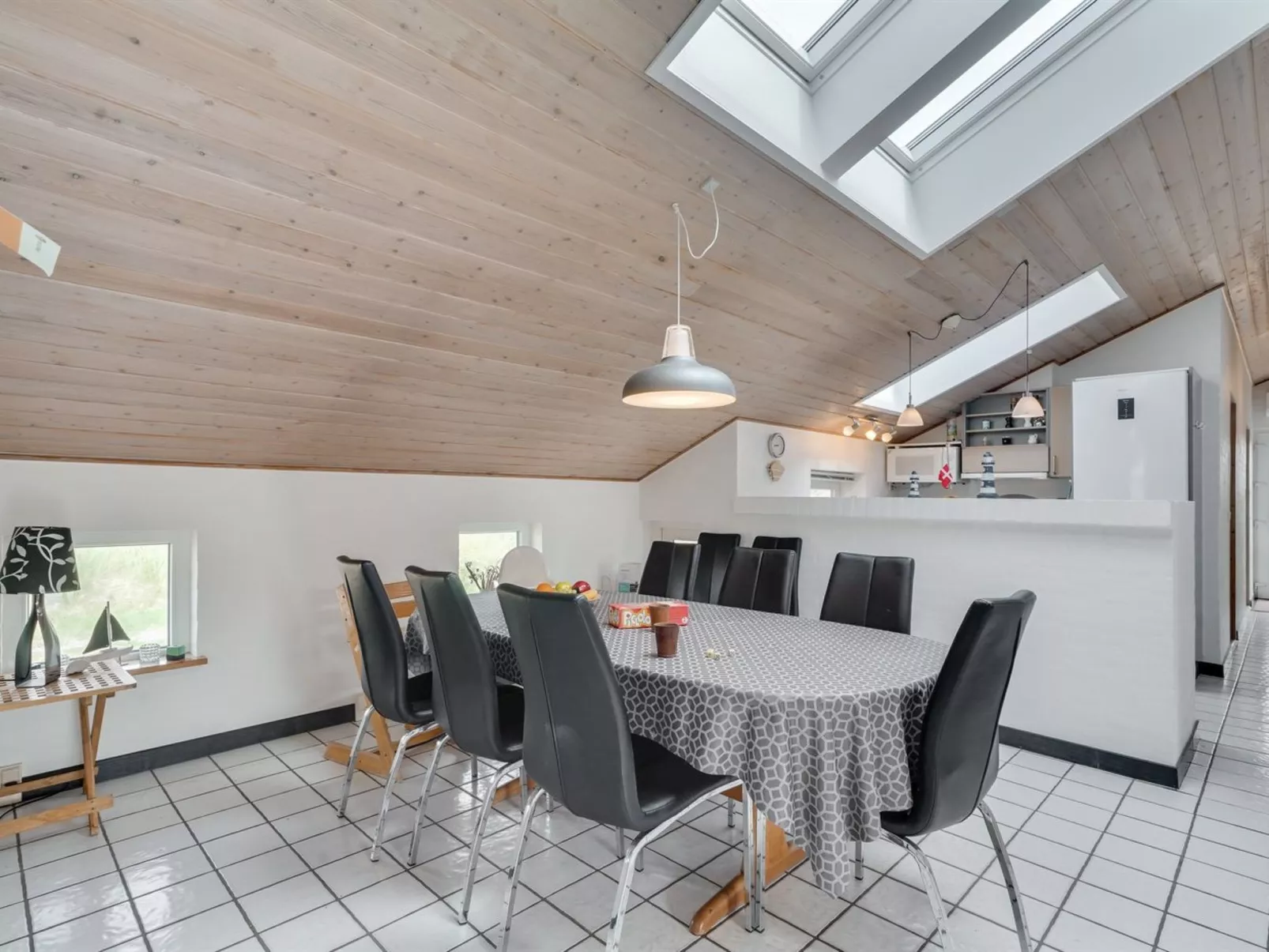 "Hariet" - 600m from the sea-Inside