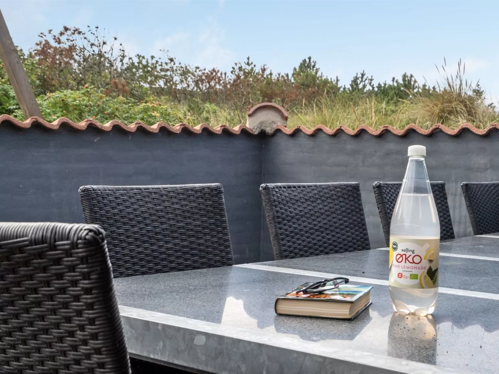 "Hariet" - 600m from the sea-Outside