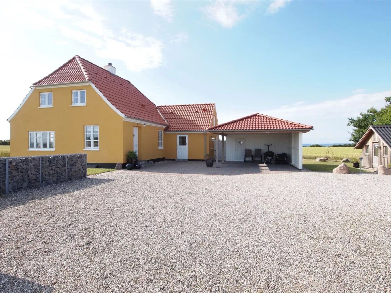 "Store" - 700m from the sea-Outside