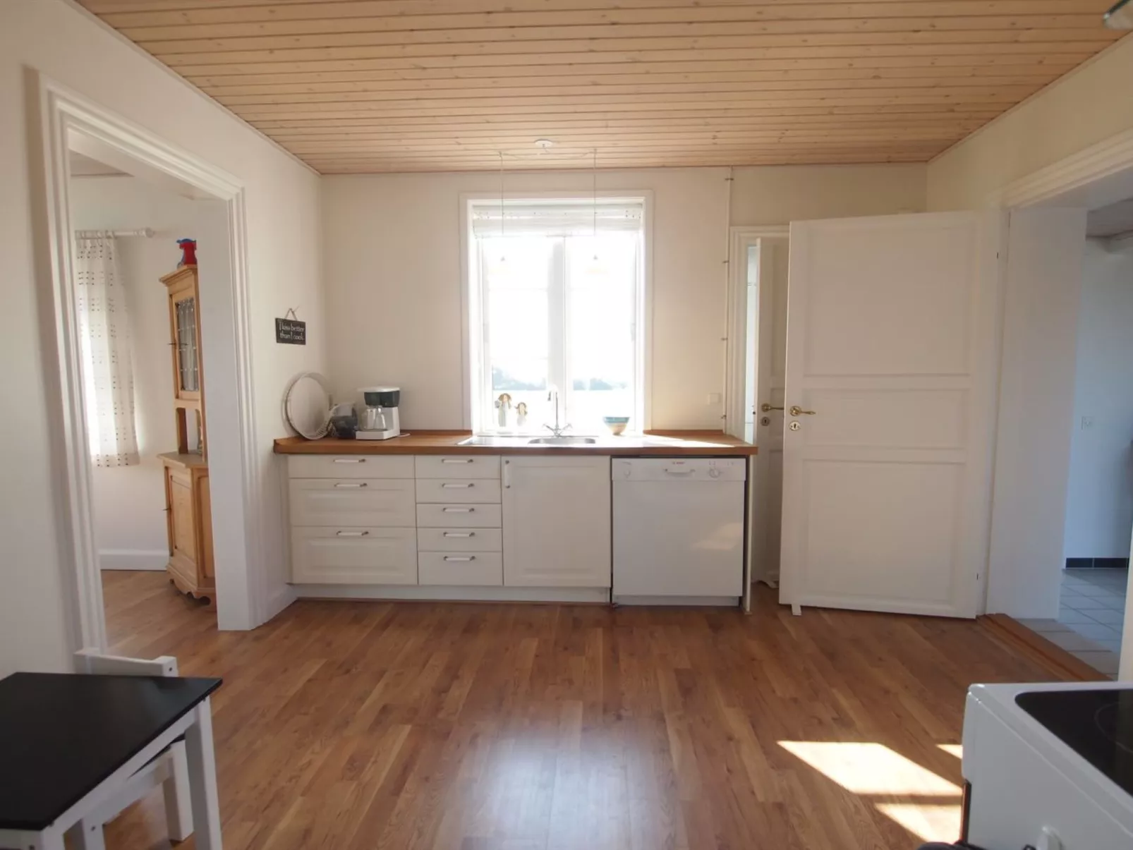 "Store" - 700m from the sea-Inside