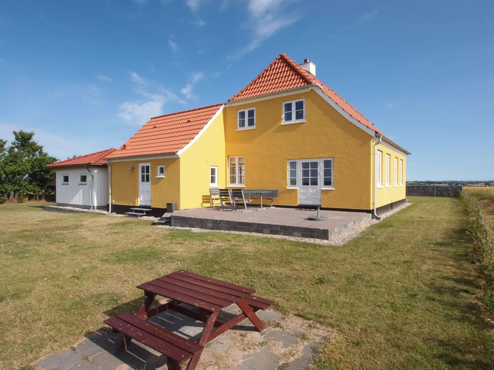 "Store" - 700m from the sea-Outside