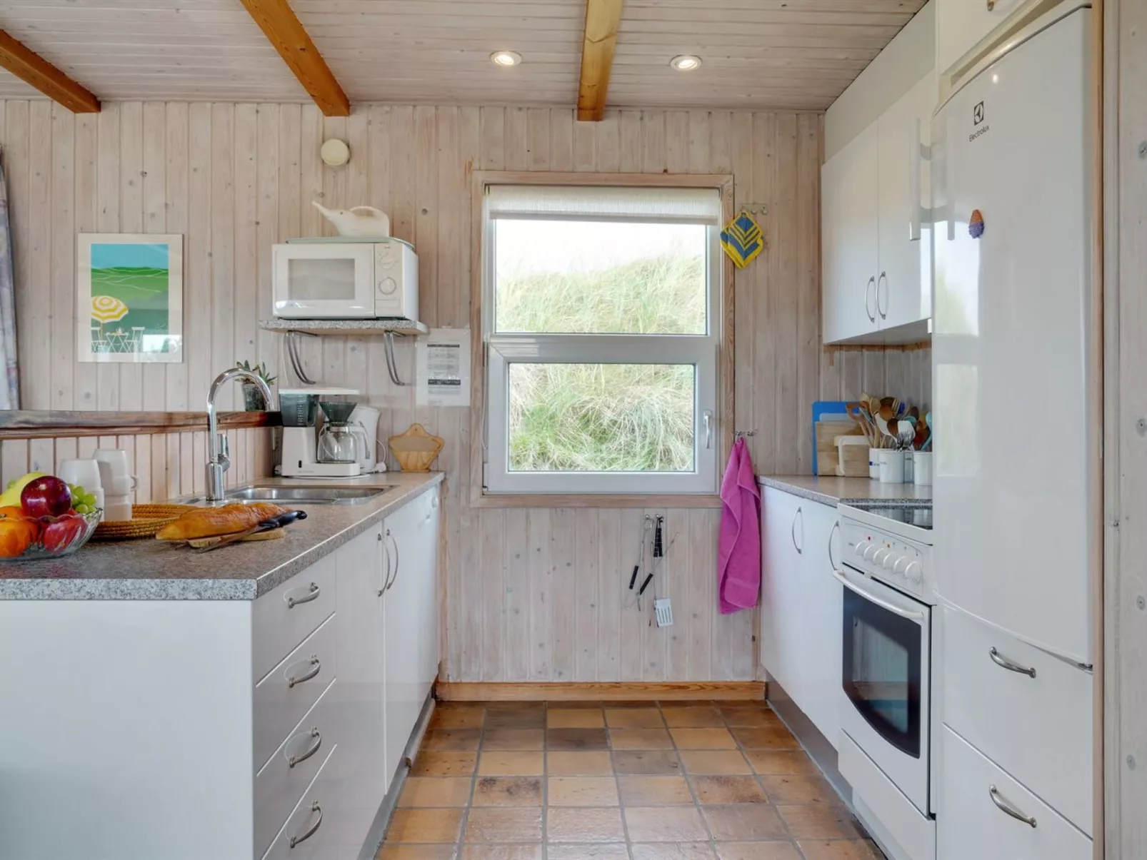"Dana" - 290m from the sea-Inside