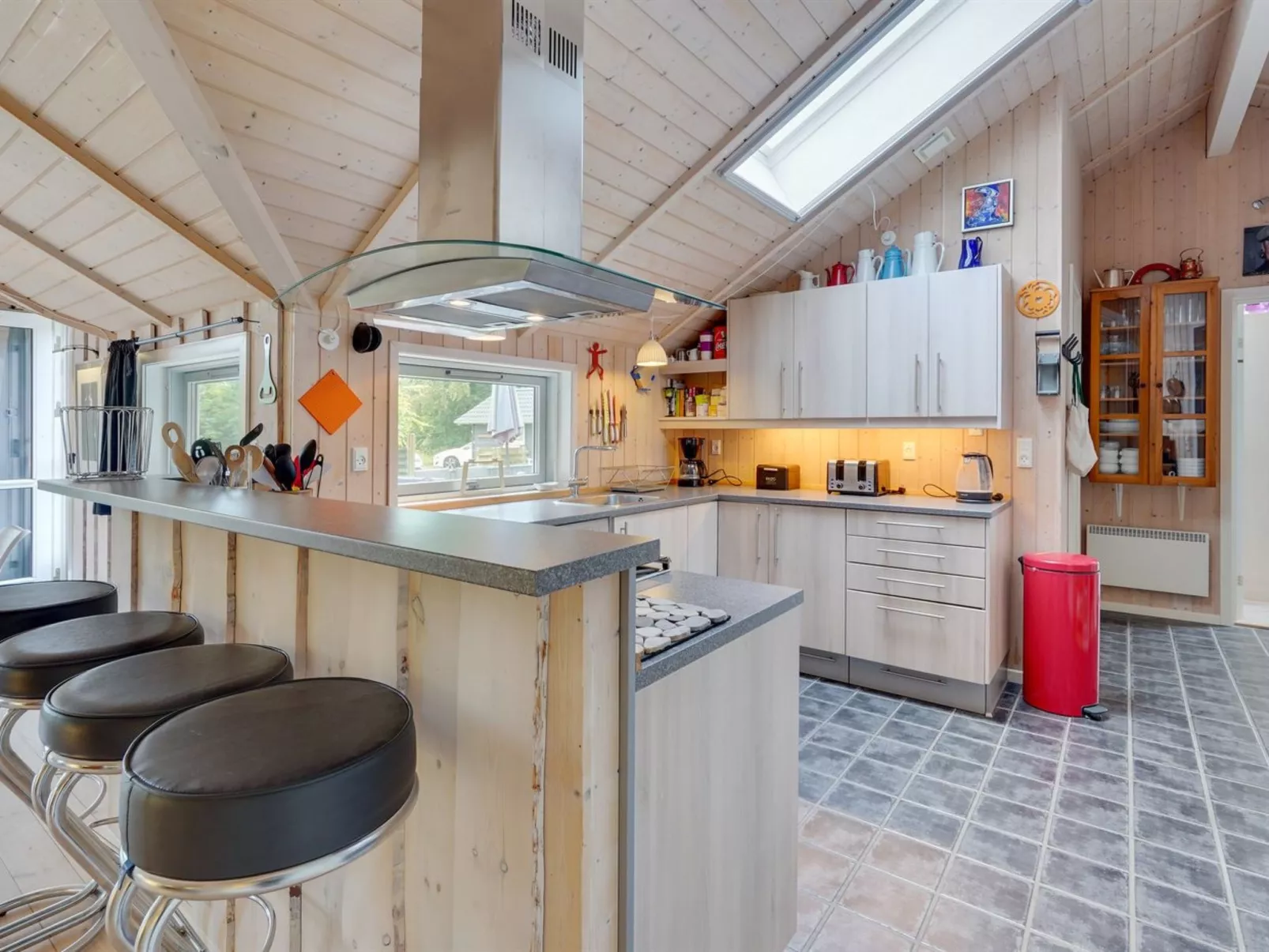 "Zelda" - 300m from the sea-Inside