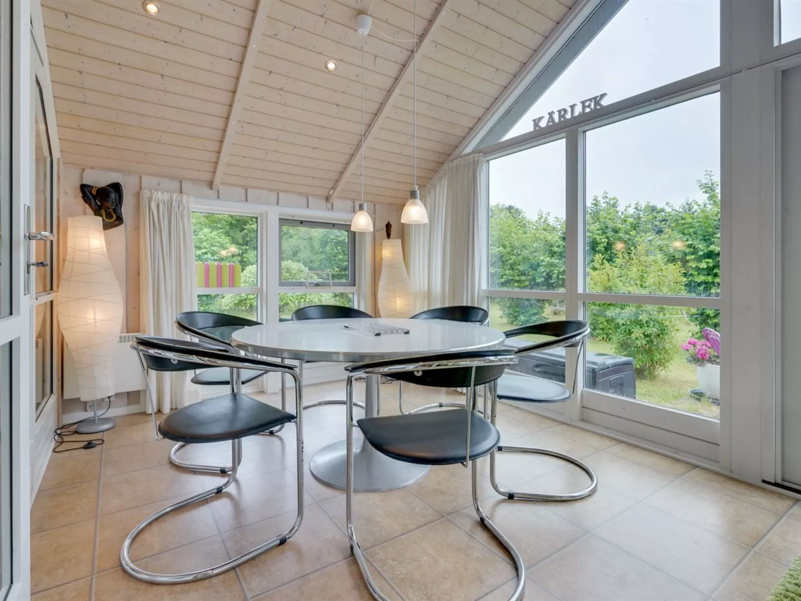 "Zelda" - 300m from the sea-Inside