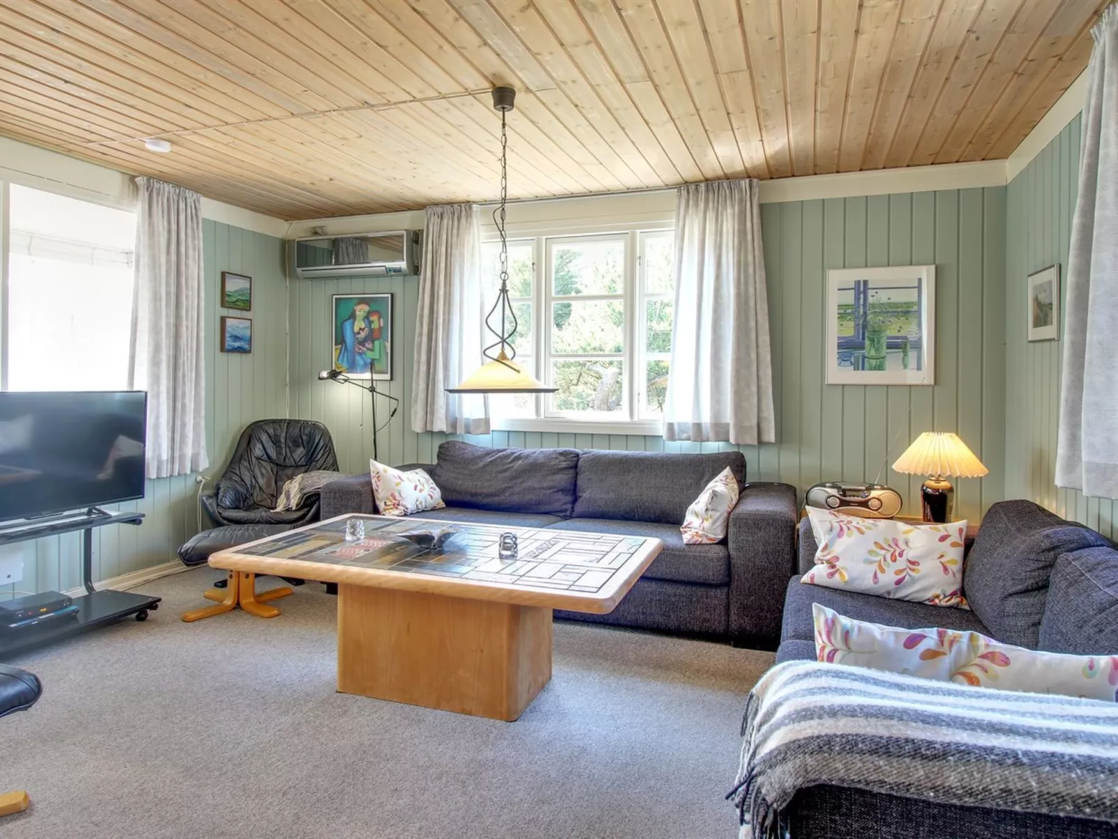 "Yardila" - 1.5km from the sea-Inside